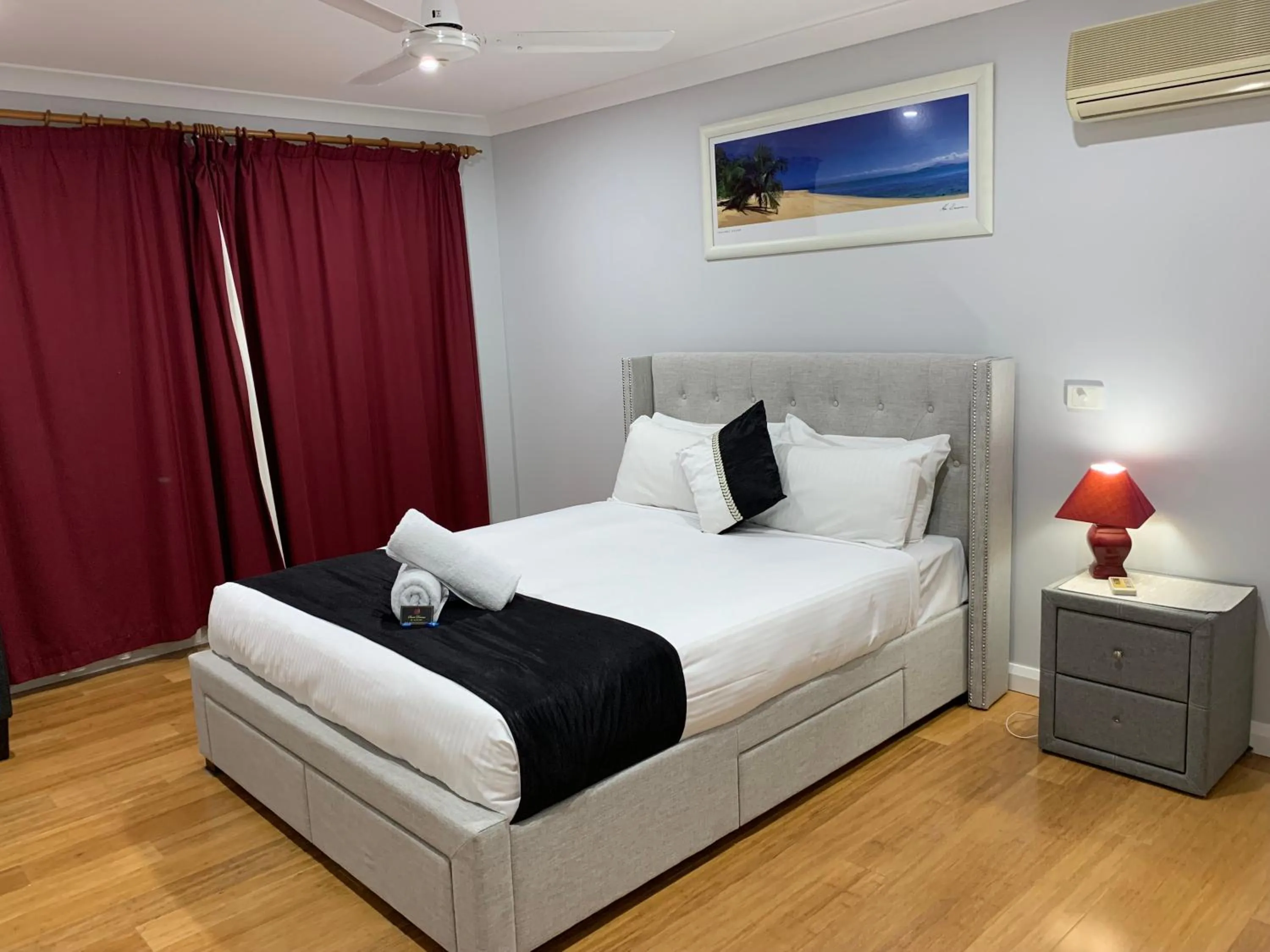 Bed in Branxton House Motel