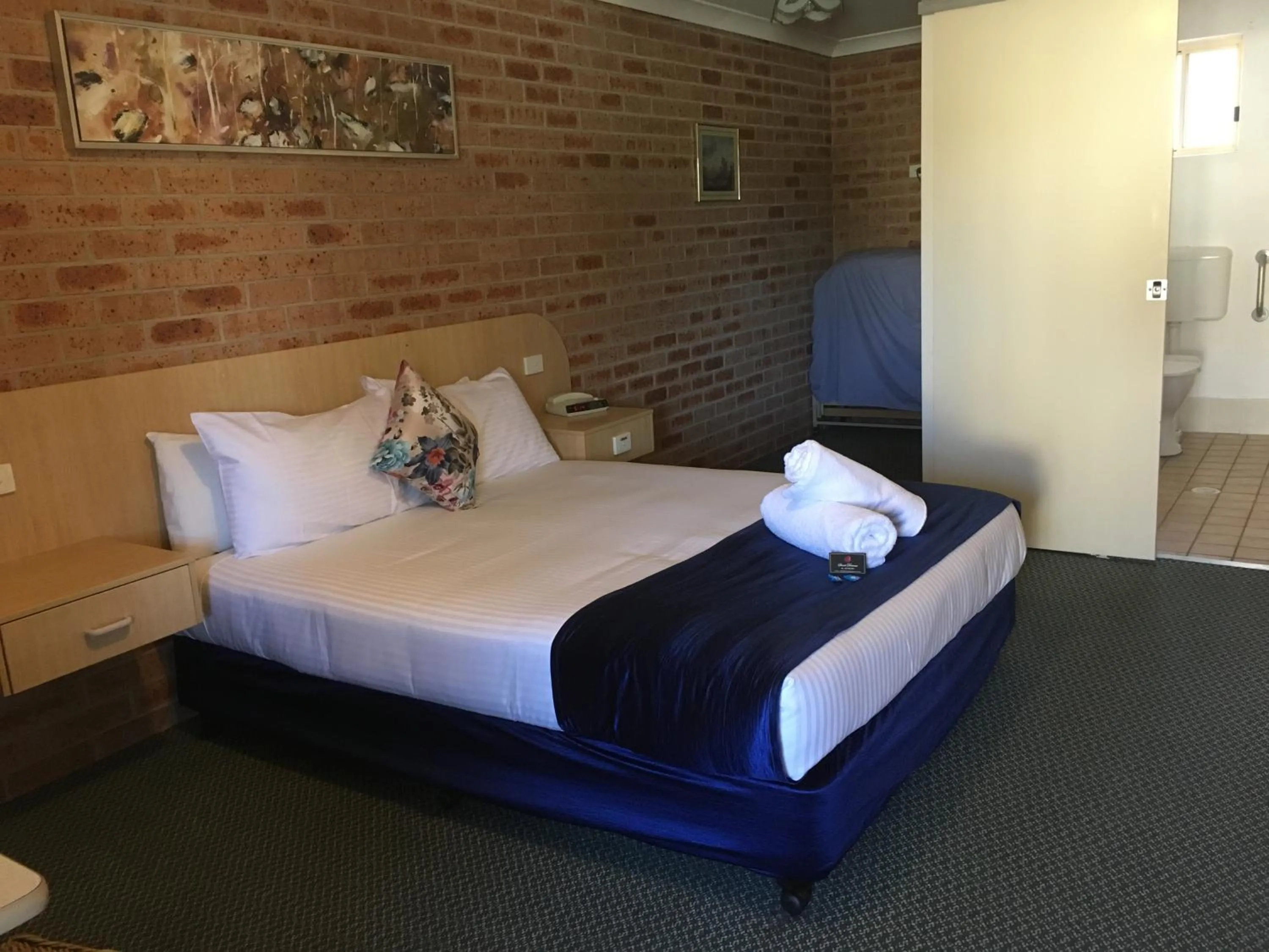Bed in Branxton House Motel
