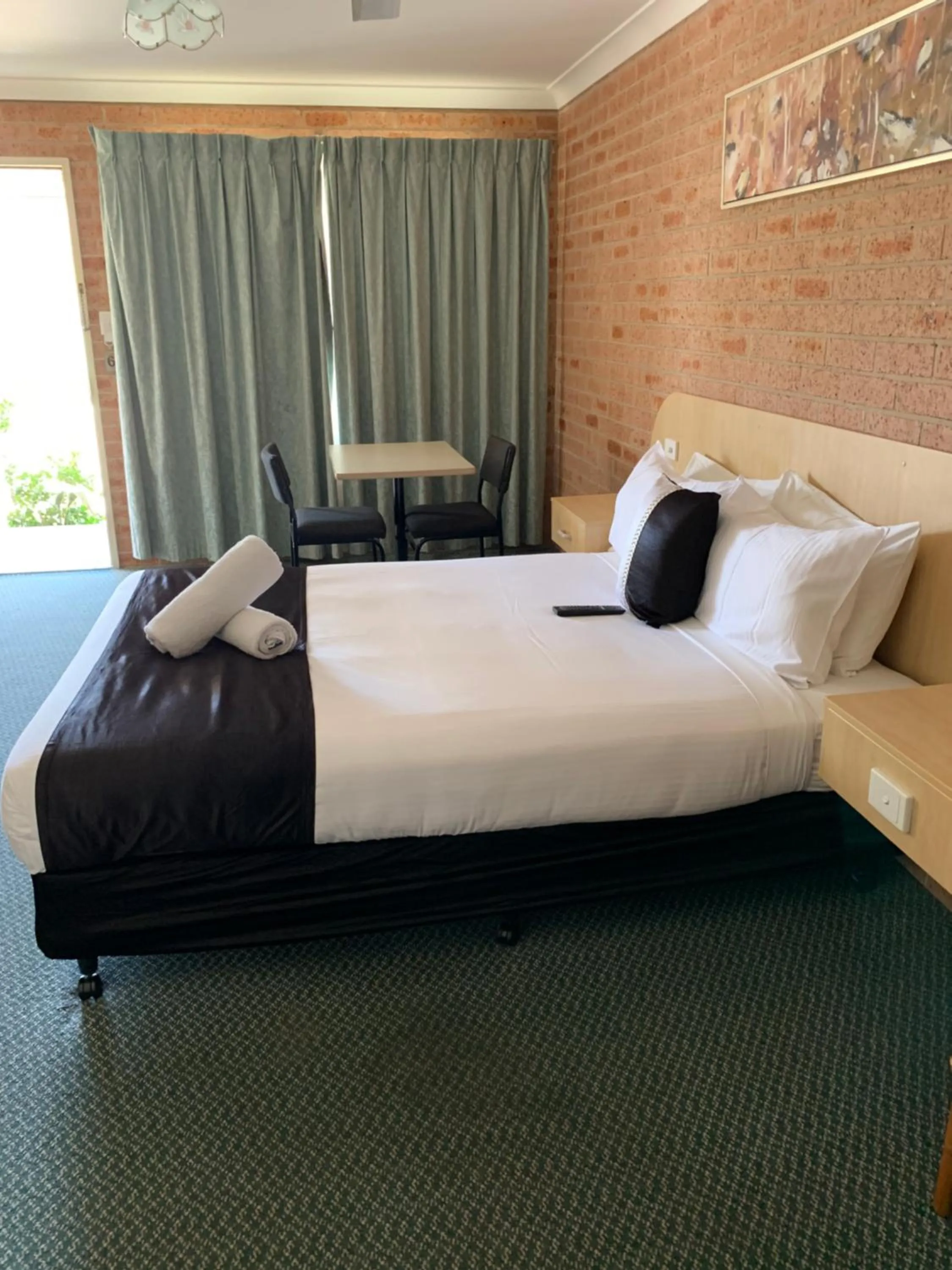 Bed in Branxton House Motel