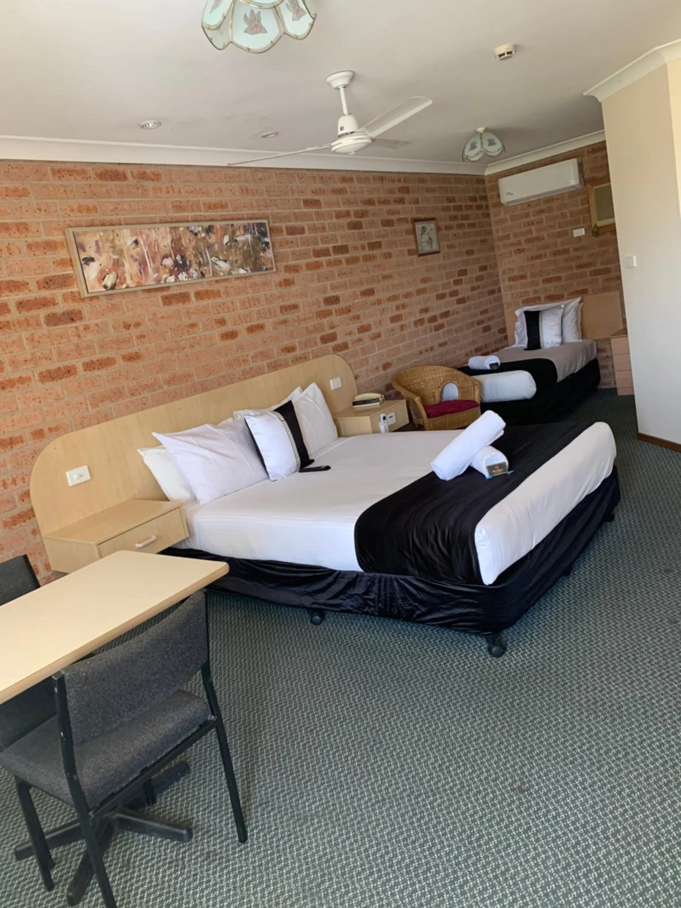 Bed in Branxton House Motel