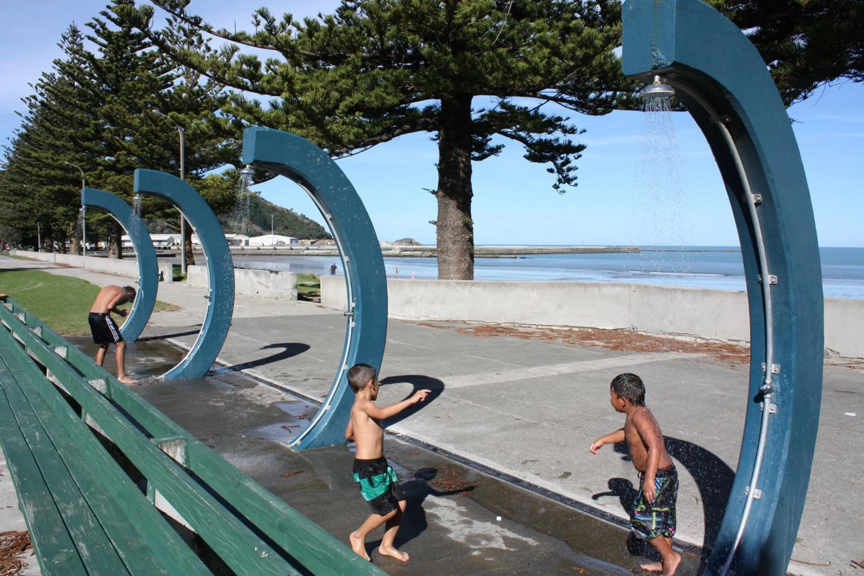 People in Waikanae Beach TOP 10 Holiday Park