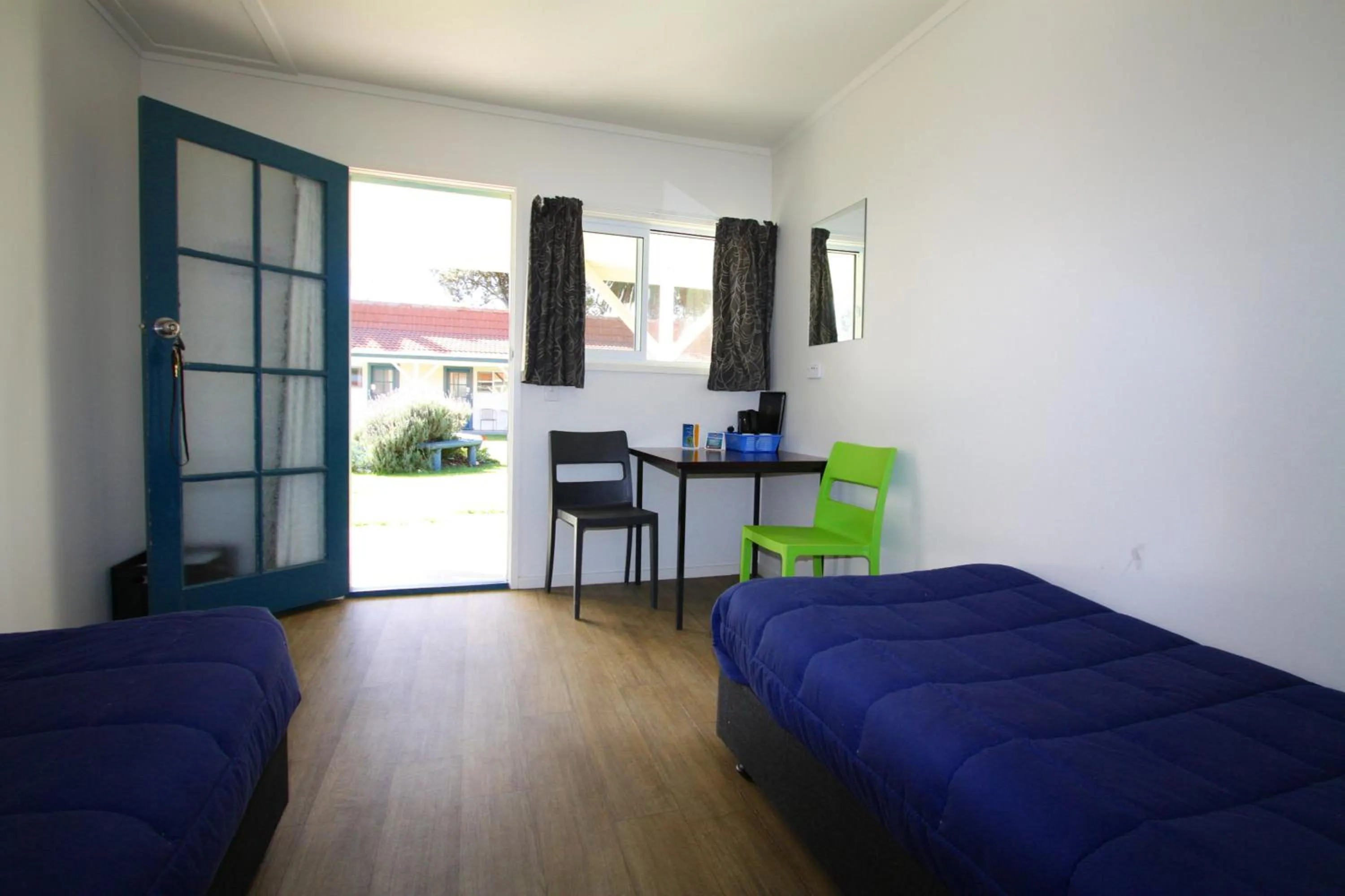 Bed in Waikanae Beach TOP 10 Holiday Park