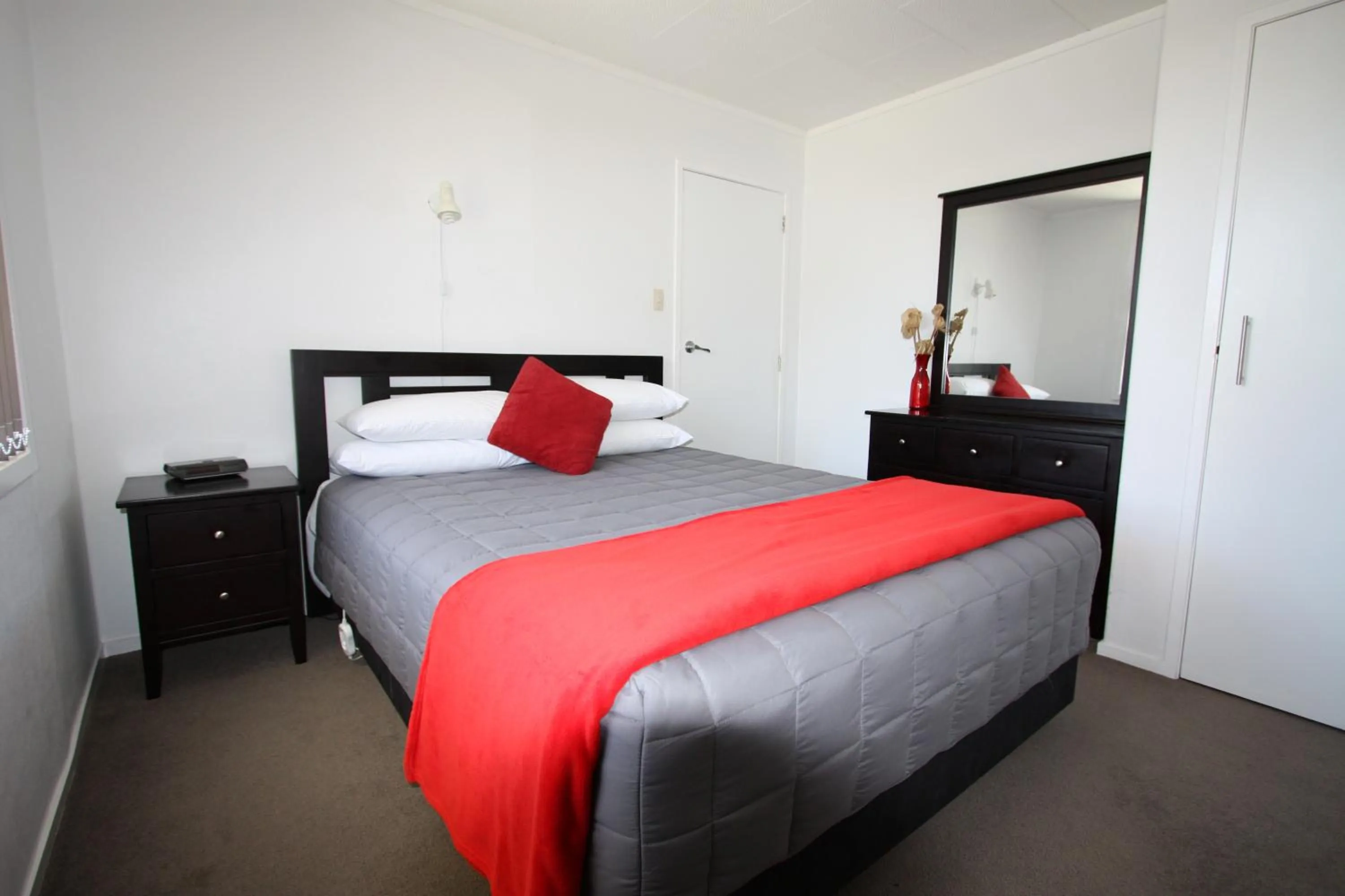 Bedroom, Bed in Waikanae Beach TOP 10 Holiday Park