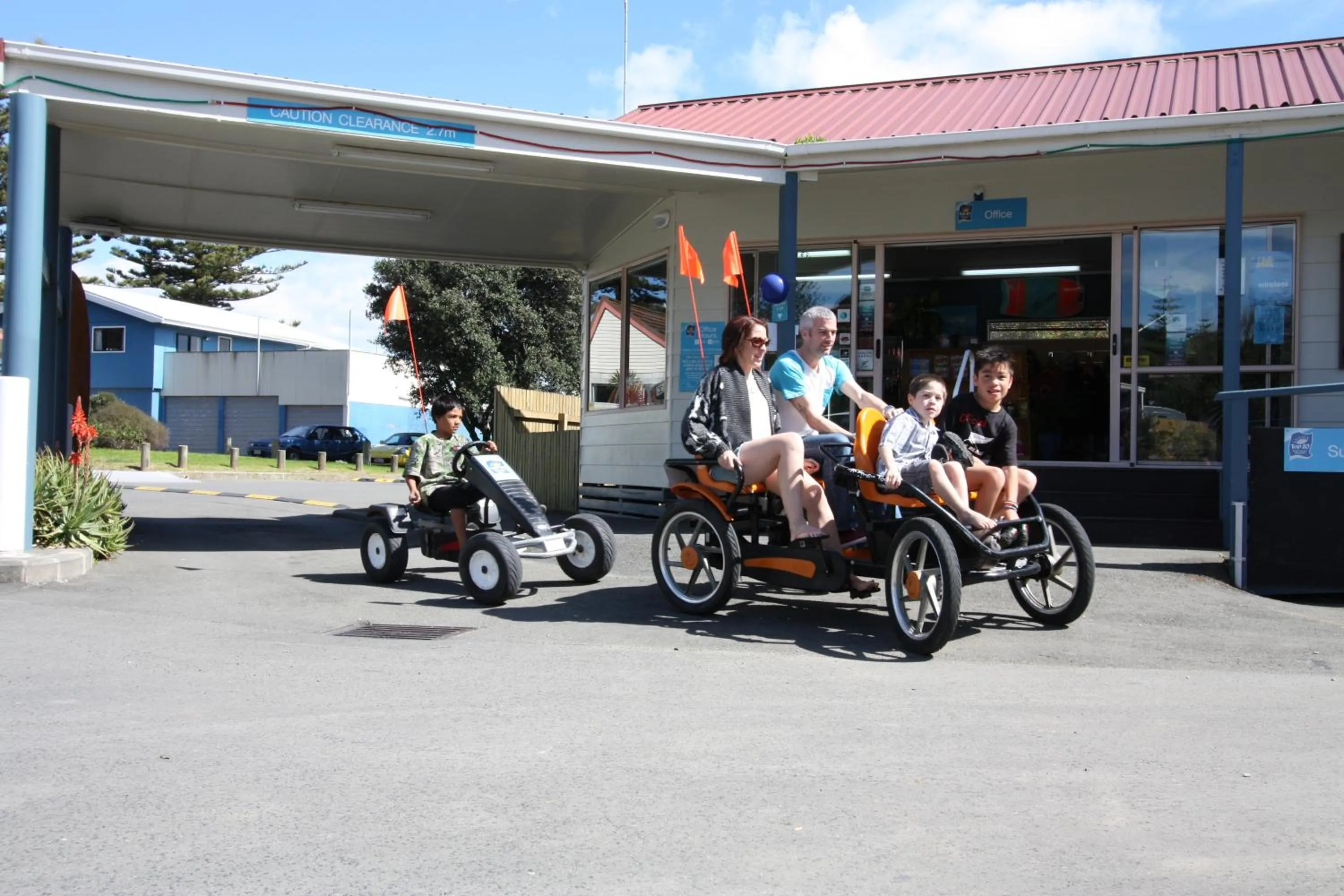 Facade/entrance in Waikanae Beach TOP 10 Holiday Park