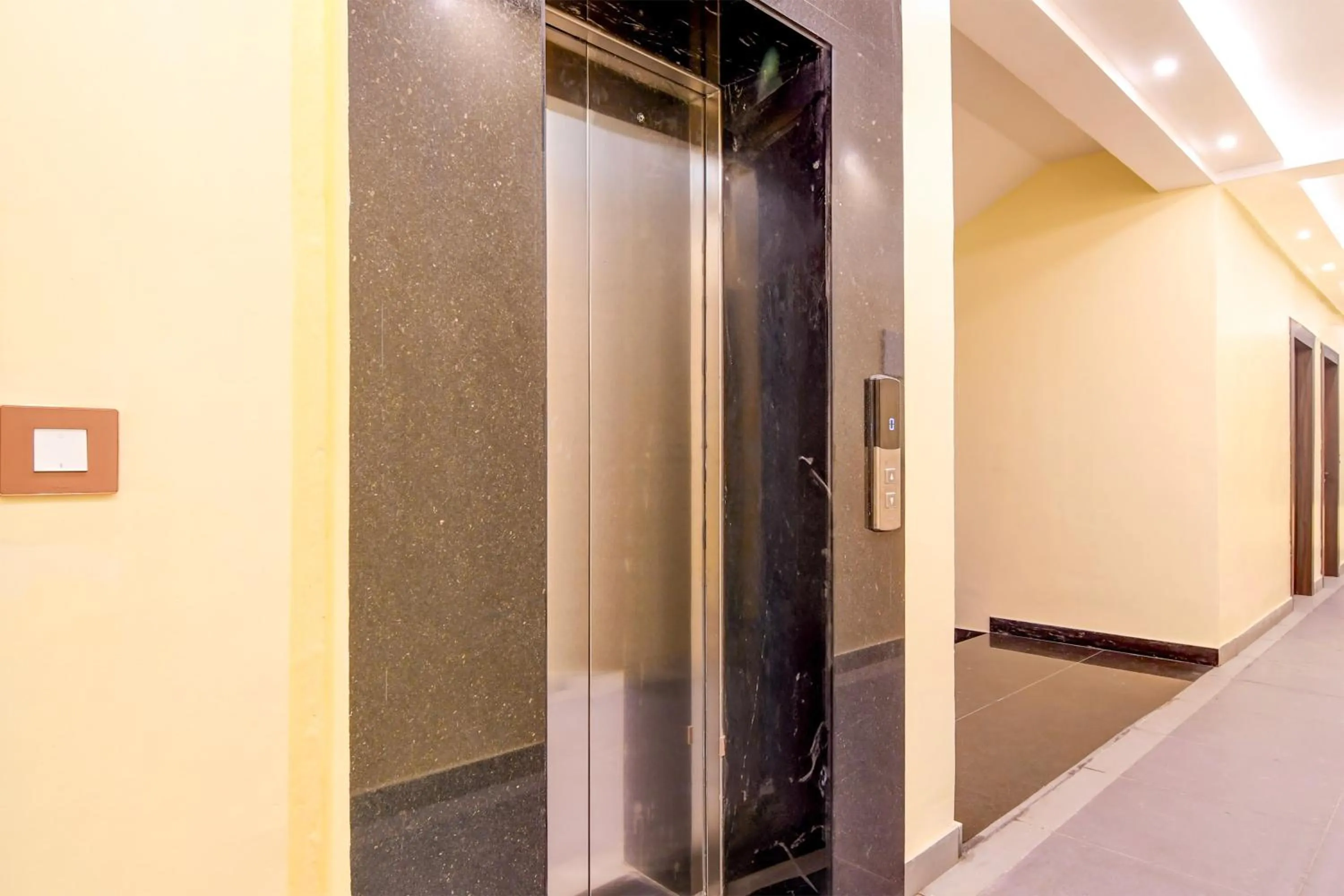 Lobby or reception in Super Townhouse OAK Bulbuli Neer