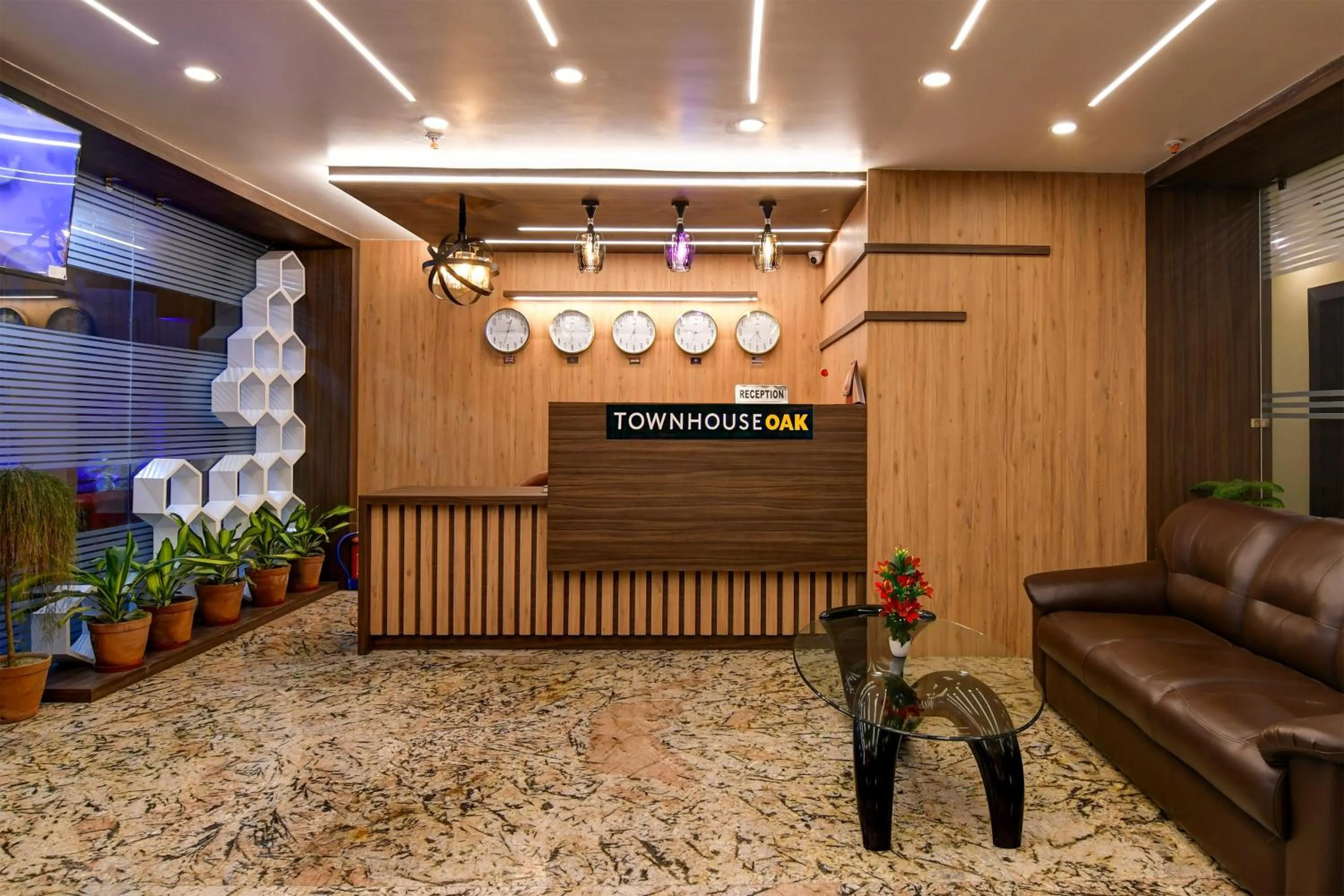 Lobby or reception in Super Townhouse OAK Bulbuli Neer