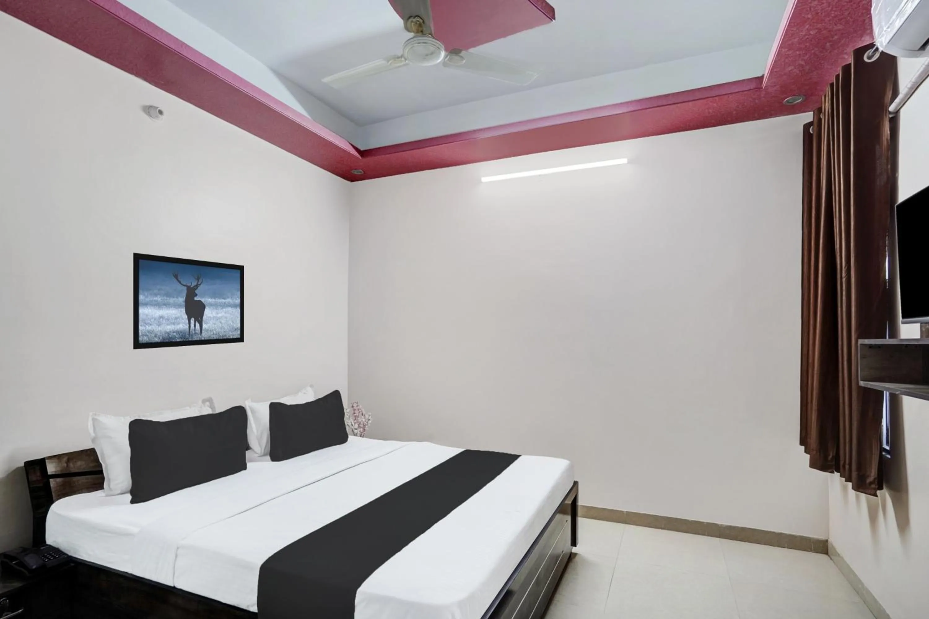 Bedroom, Bed in Hotel O Rudra palace