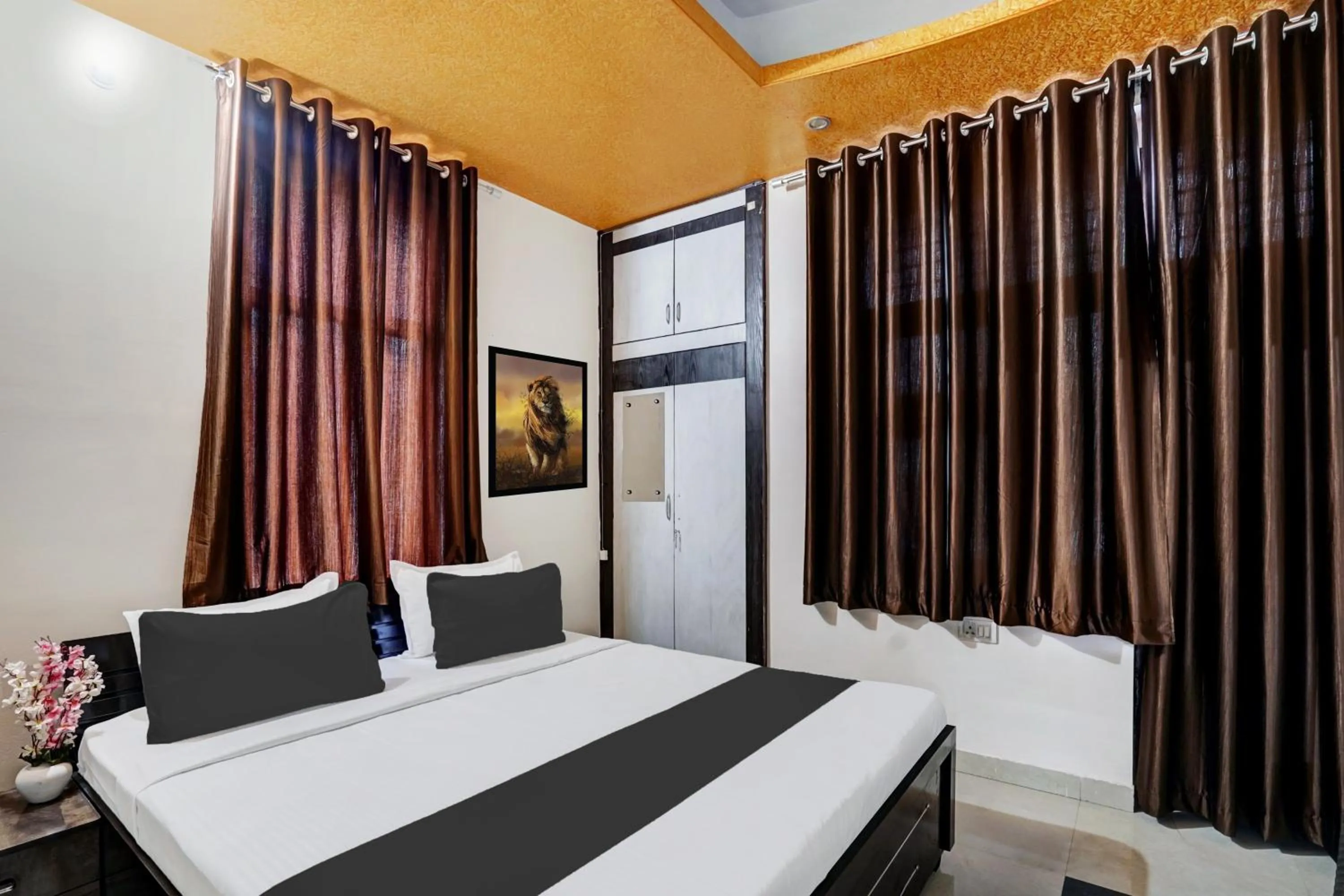 Bedroom in Hotel O Rudra palace