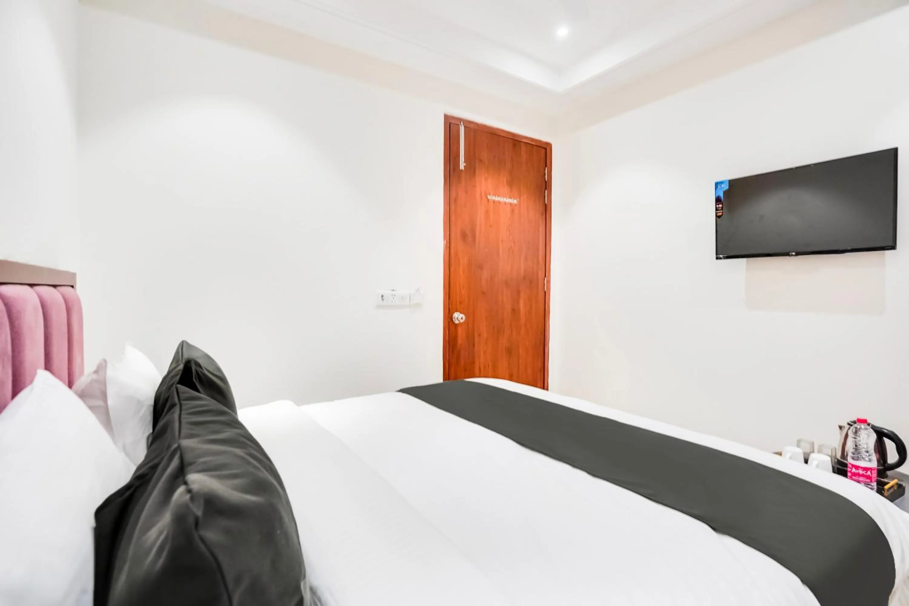 Bedroom, Bed in HOTEL RETREAT INN