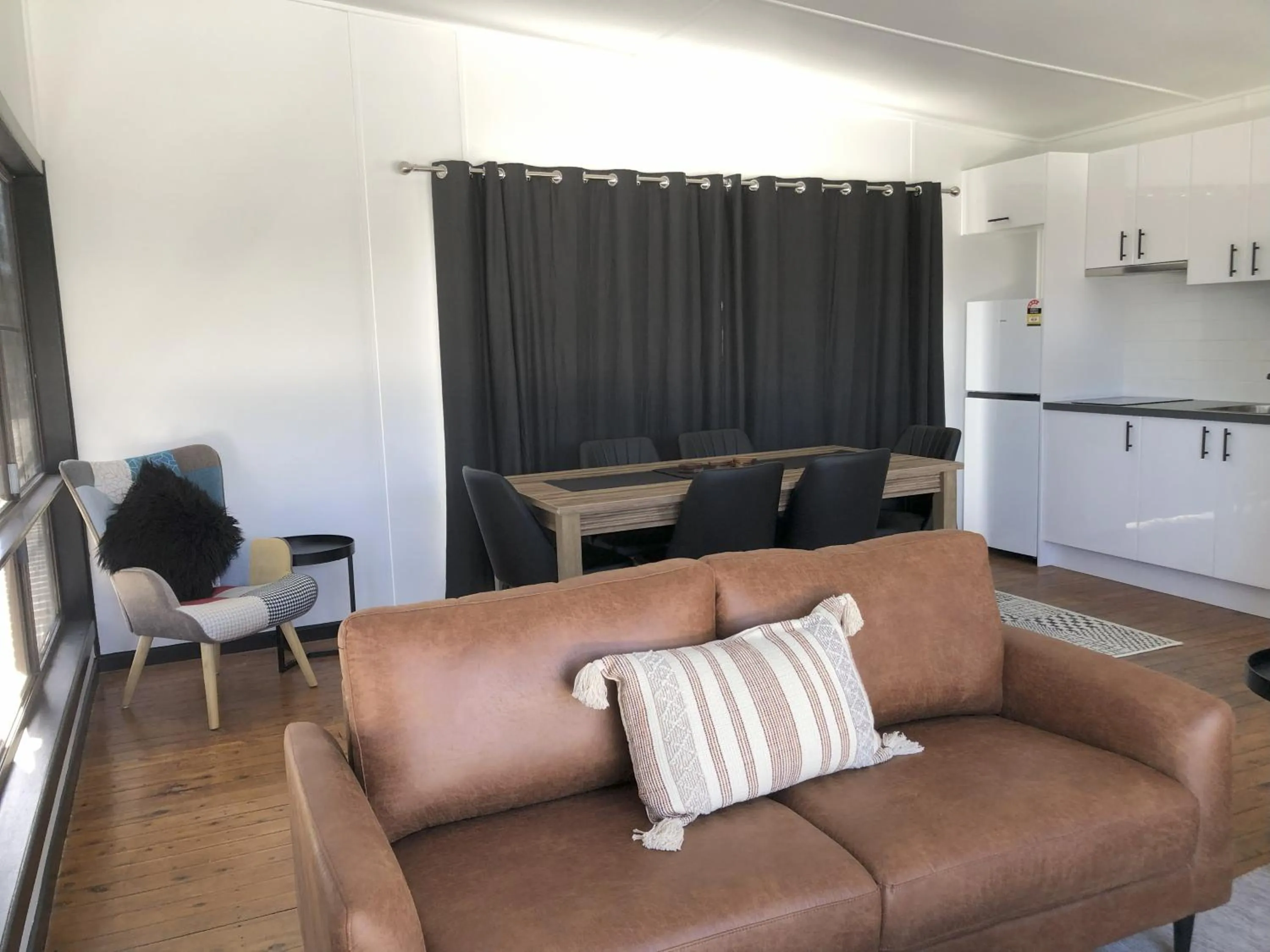 Living room in Motel Maclean