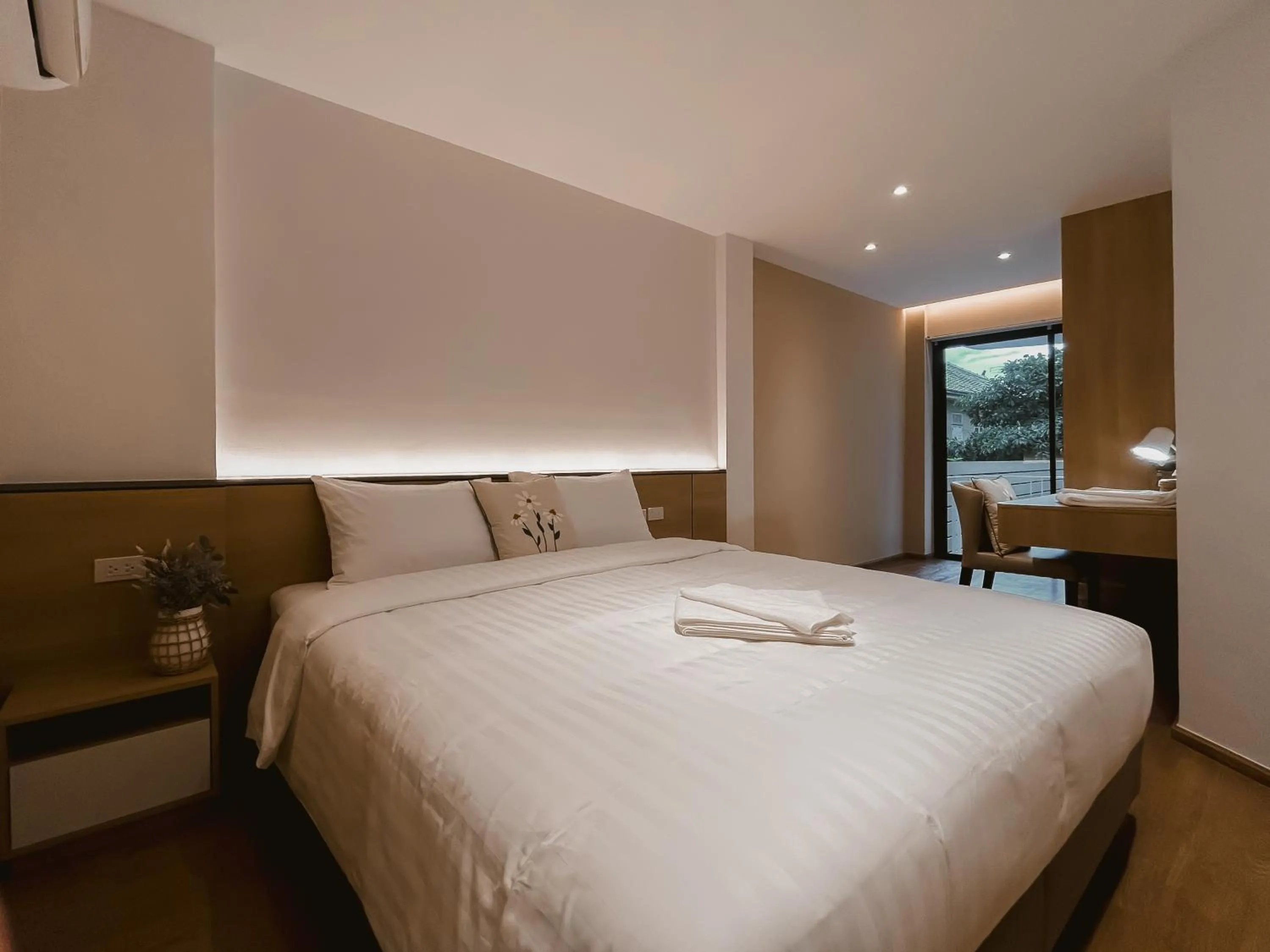 Double Room with Balcony in Townhouse PK Garden