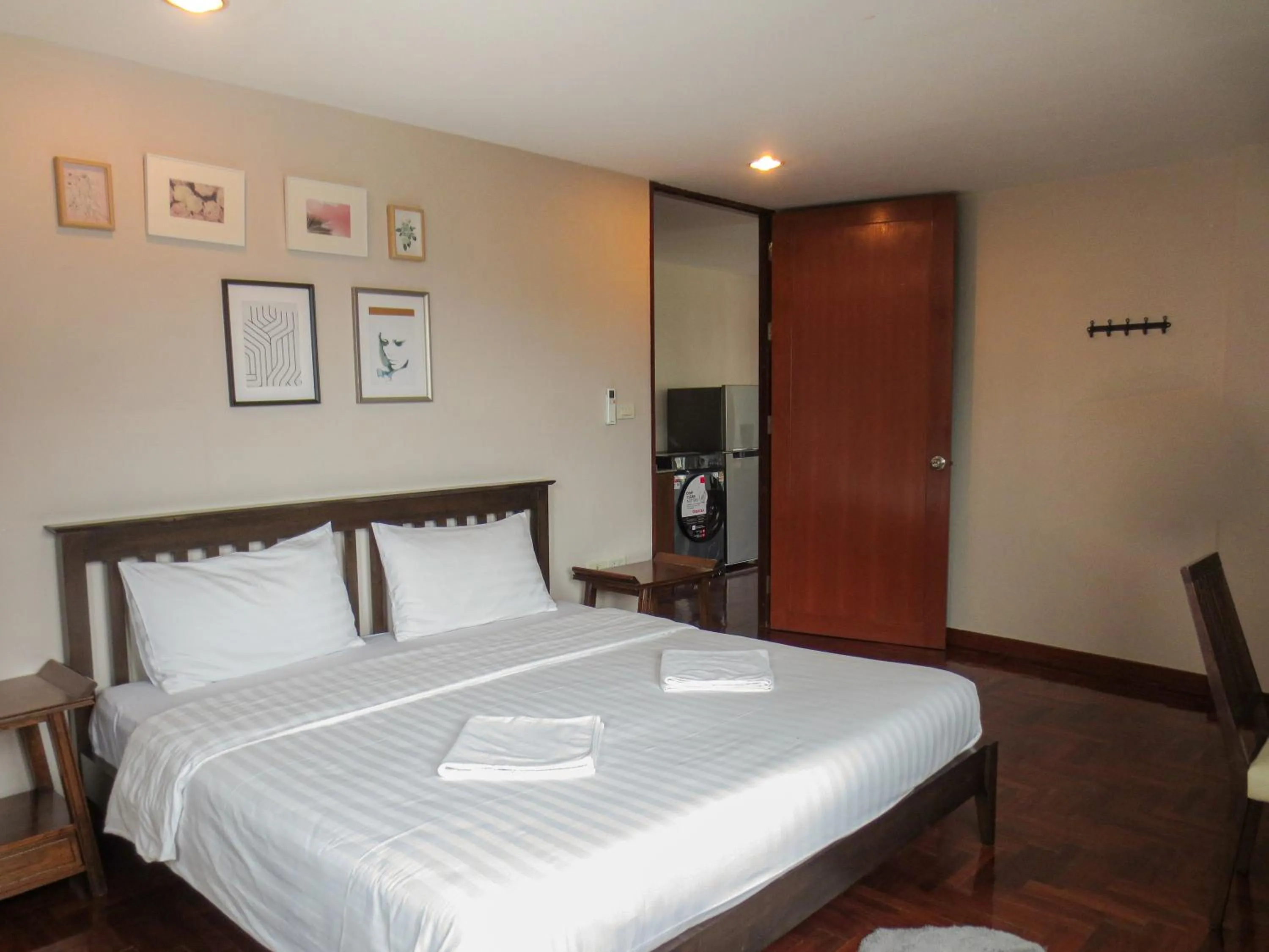 One-Bedroom Apartment in Townhouse PK Garden