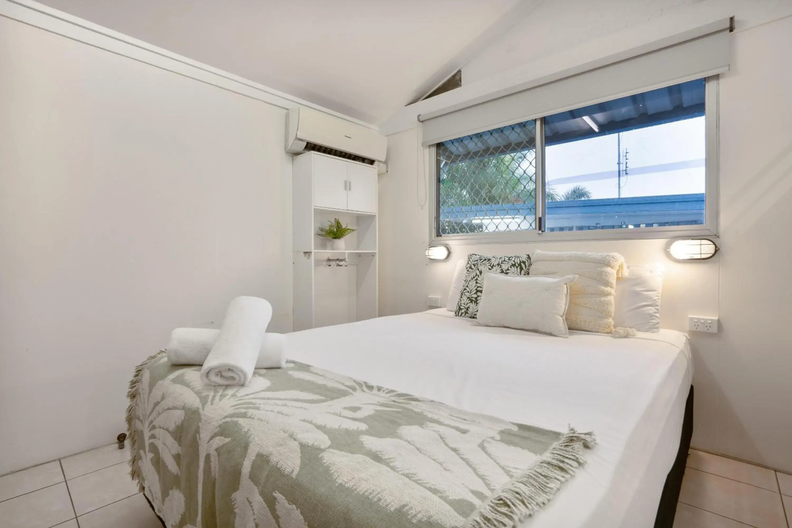 Villa - Pet Friendly in Tasman Holiday Parks - Torquay Palms Villa - Pet Friendly in Tasman Holiday Parks - Torquay Palms