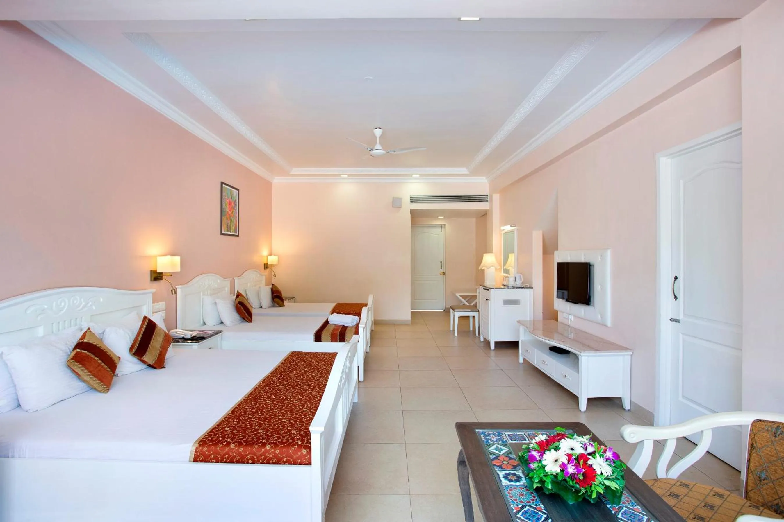 Bedroom, Bed in Villa San Lawrenz