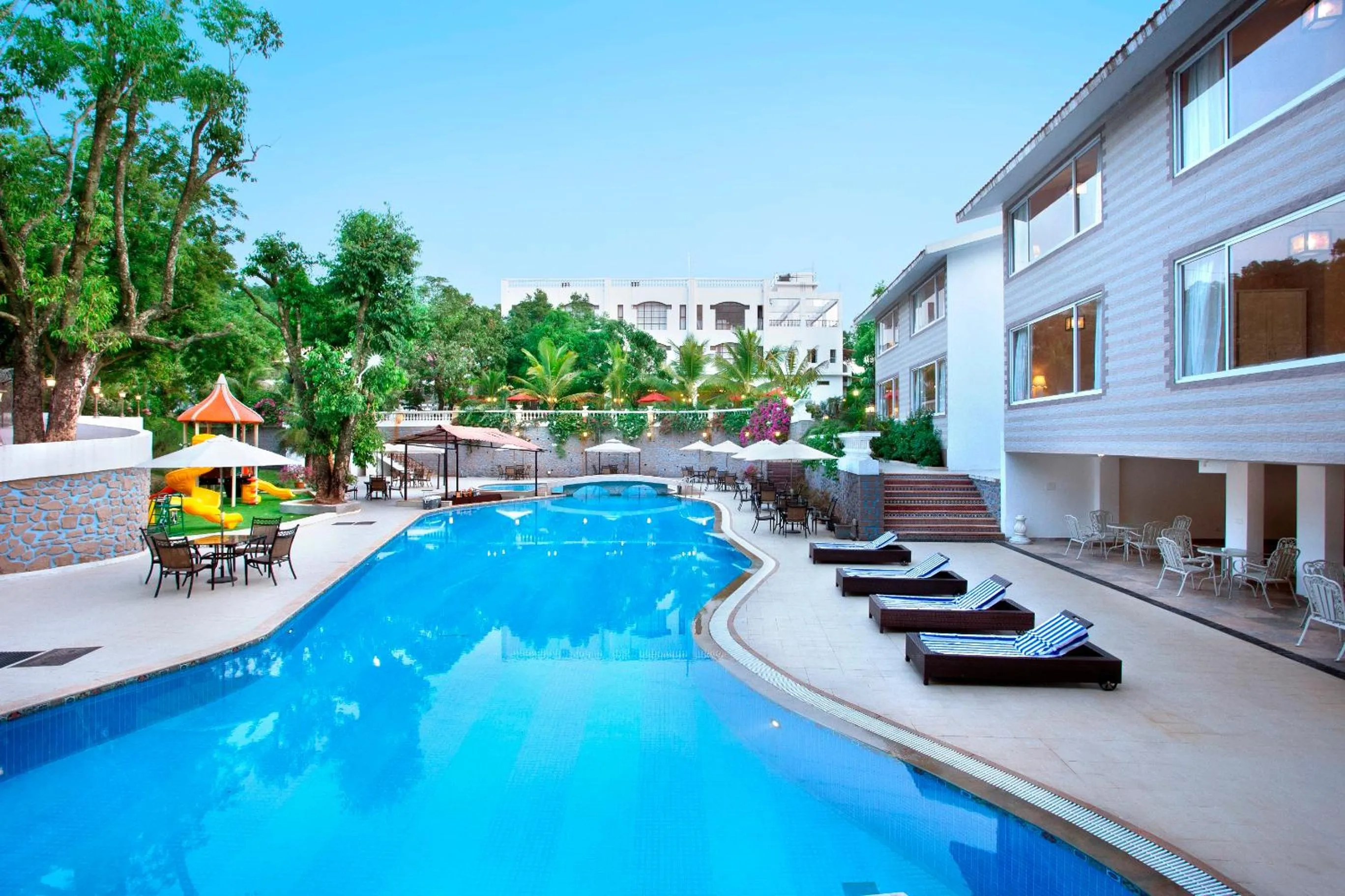 Swimming pool in Villa San Lawrenz