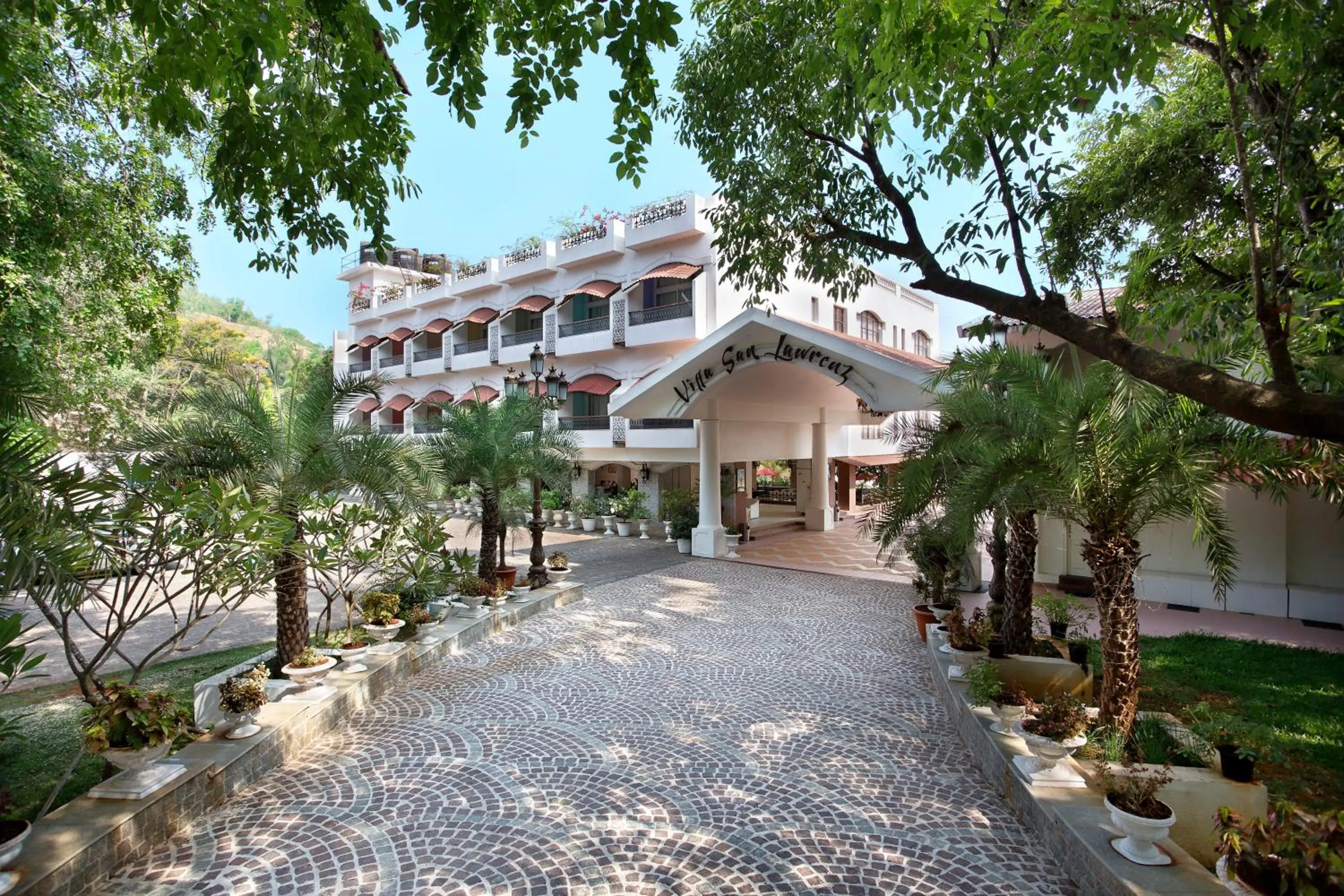 Facade/entrance in Villa San Lawrenz