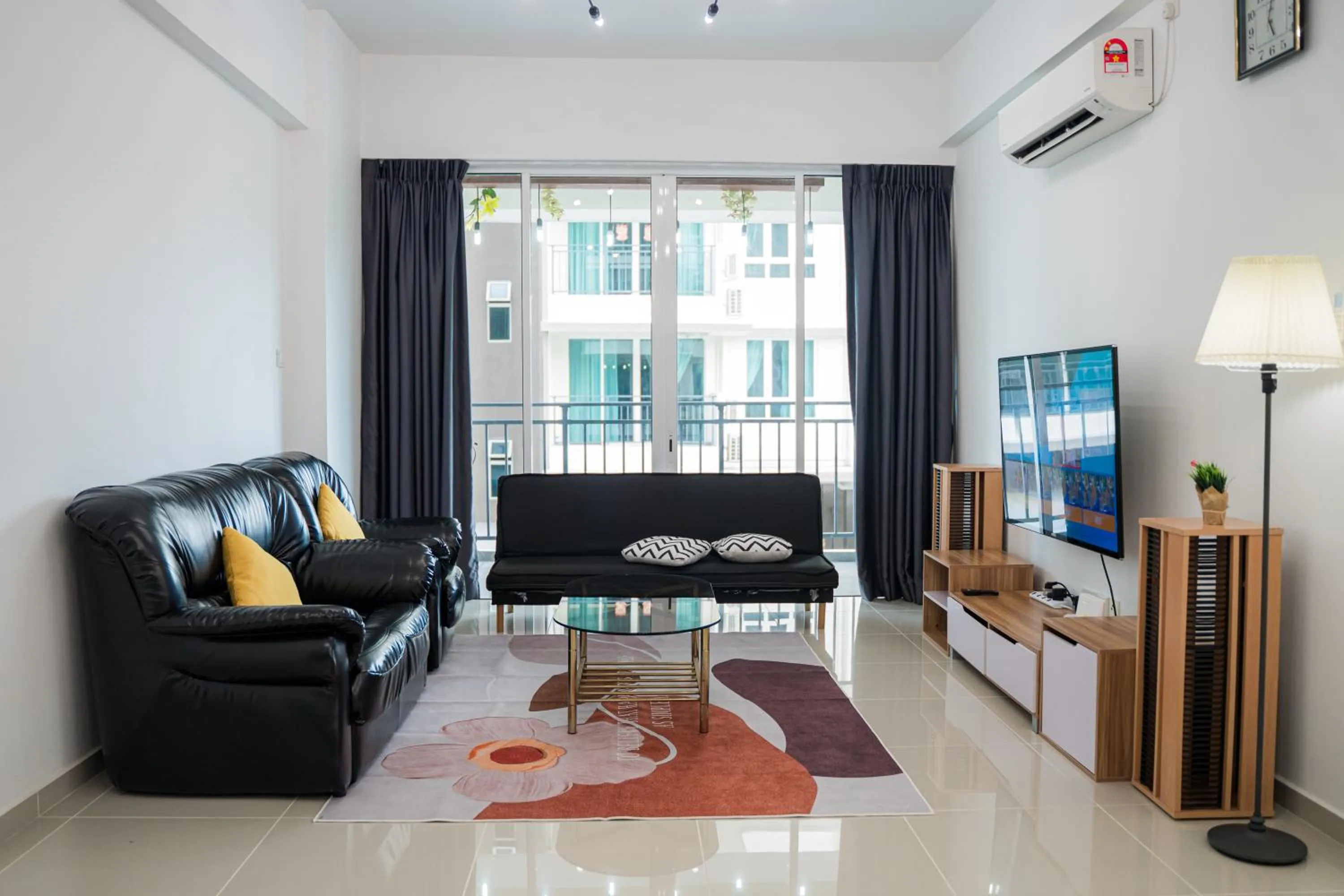 Communal lounge/ TV room in Trival Broadway Hut Homestay Sri Indah, Sandakan