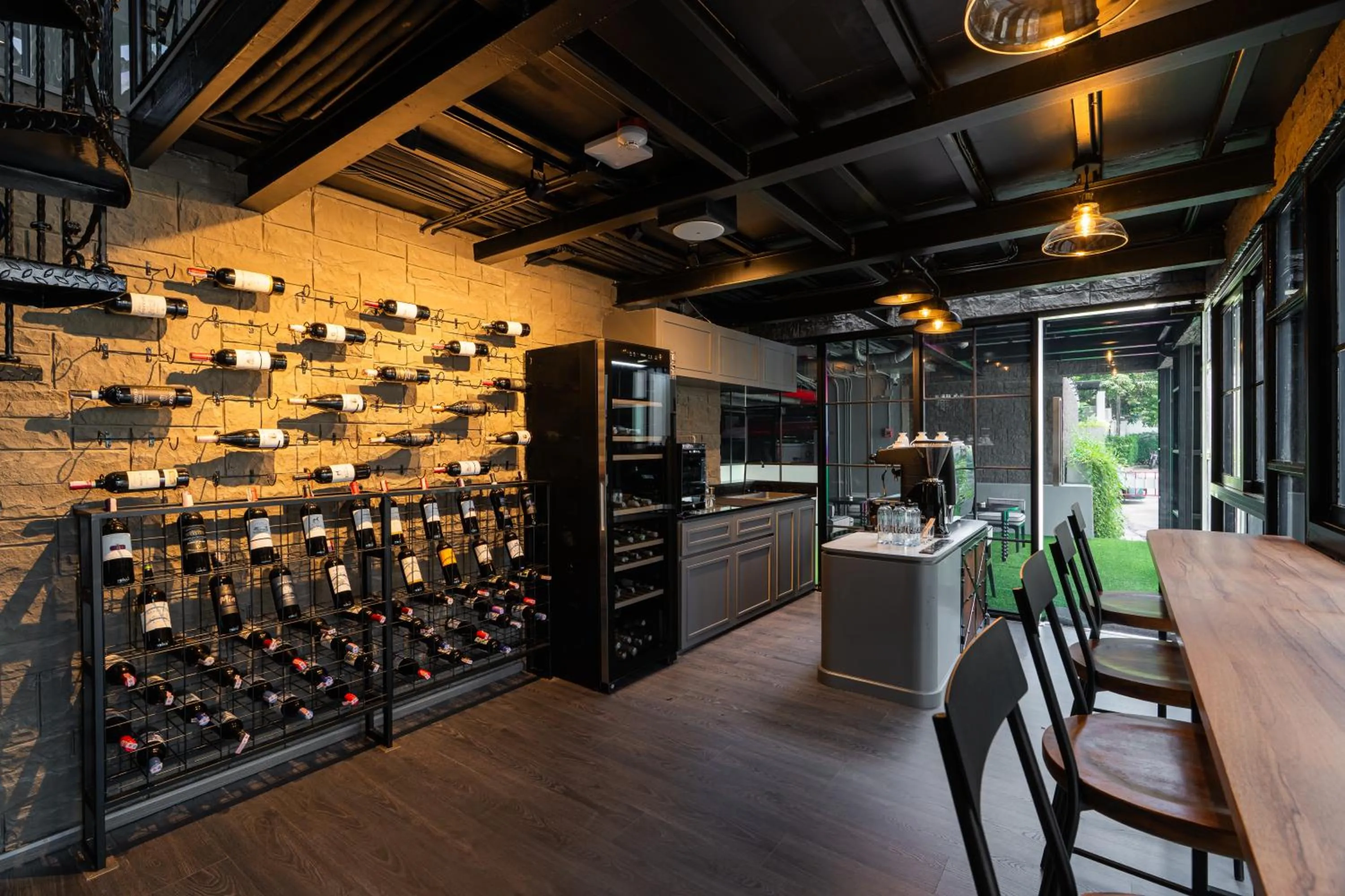 Lounge or bar in Chateau Du Village Patong