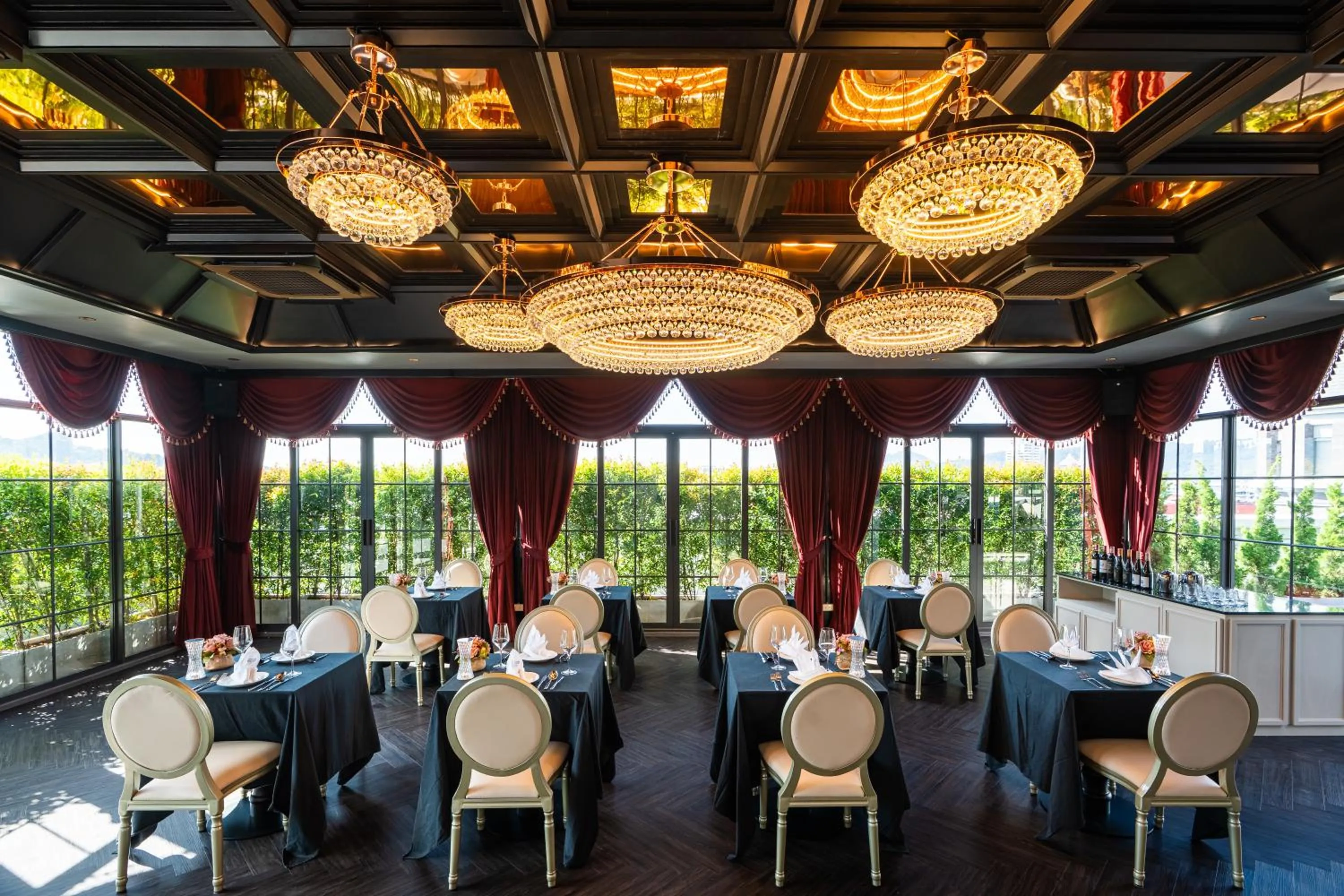 Banquet/Function facilities in Chateau Du Village Patong