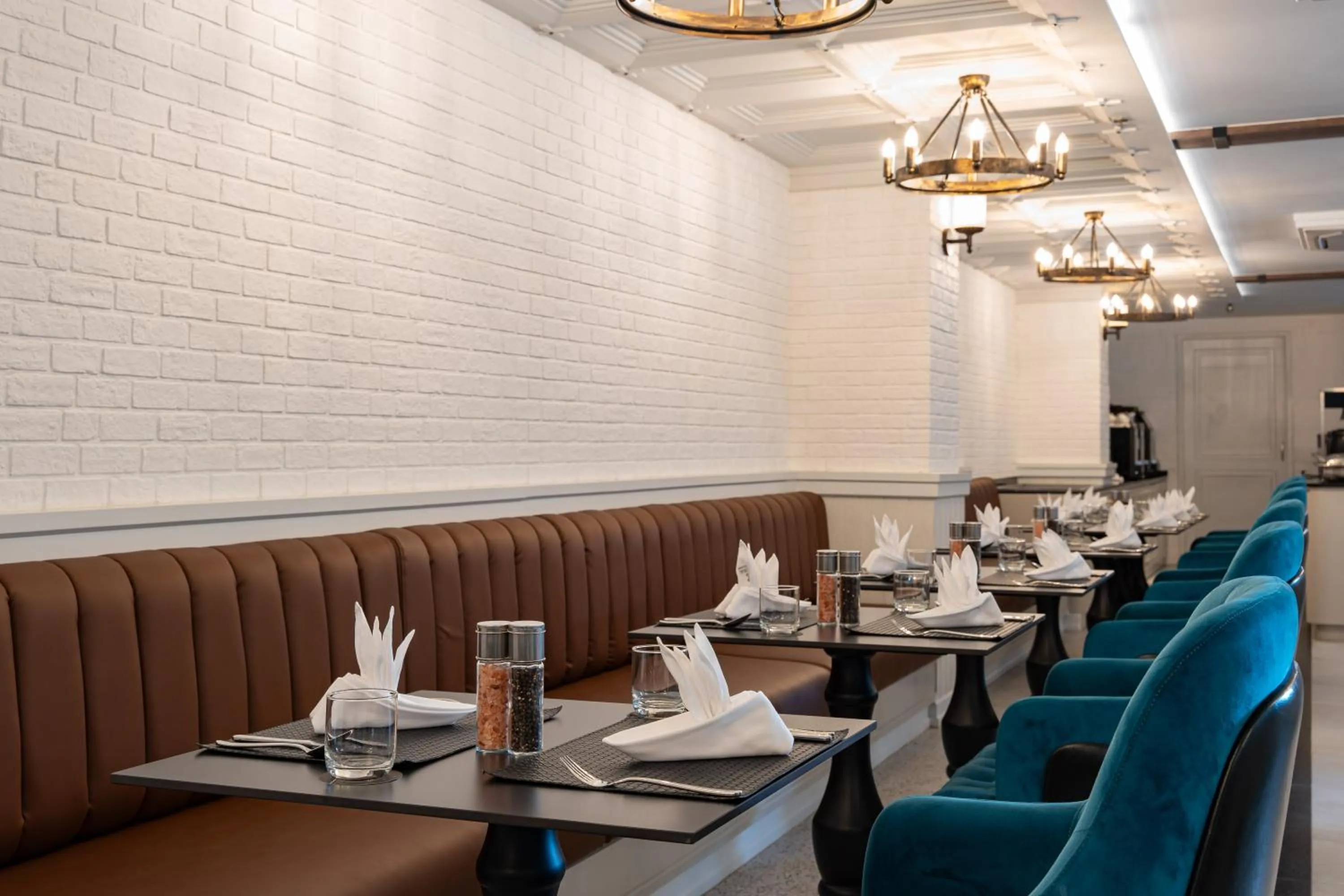 Restaurant/places to eat in Chateau Du Village Patong