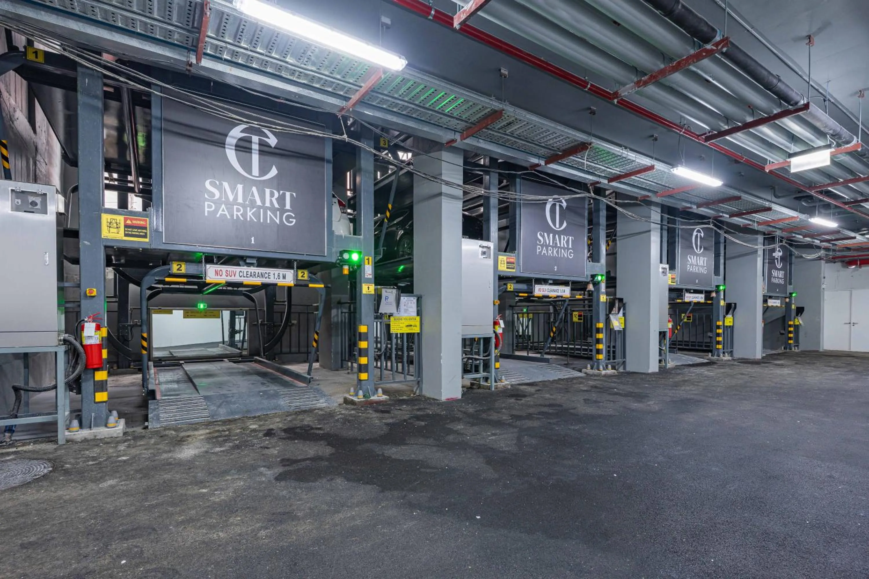 Parking in Chateau Du Village Patong