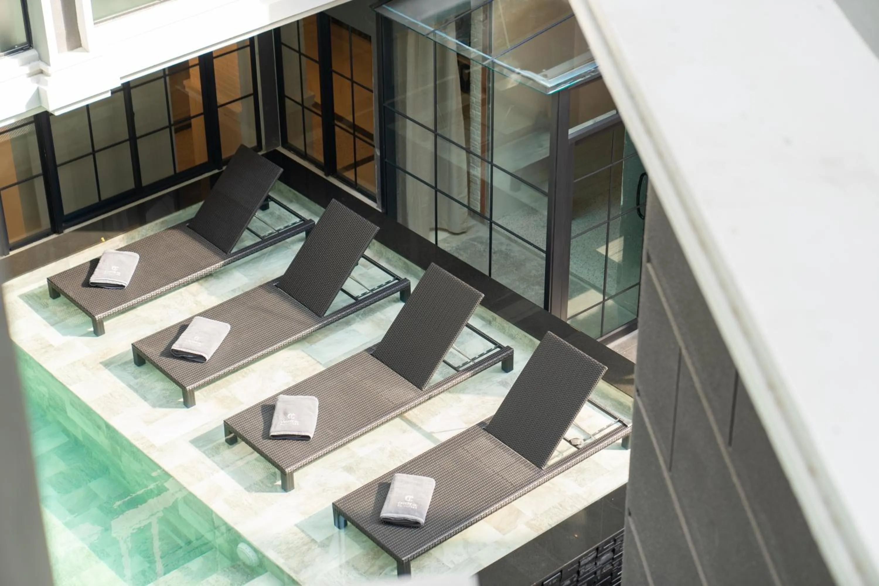 Day in Chateau Du Village Patong