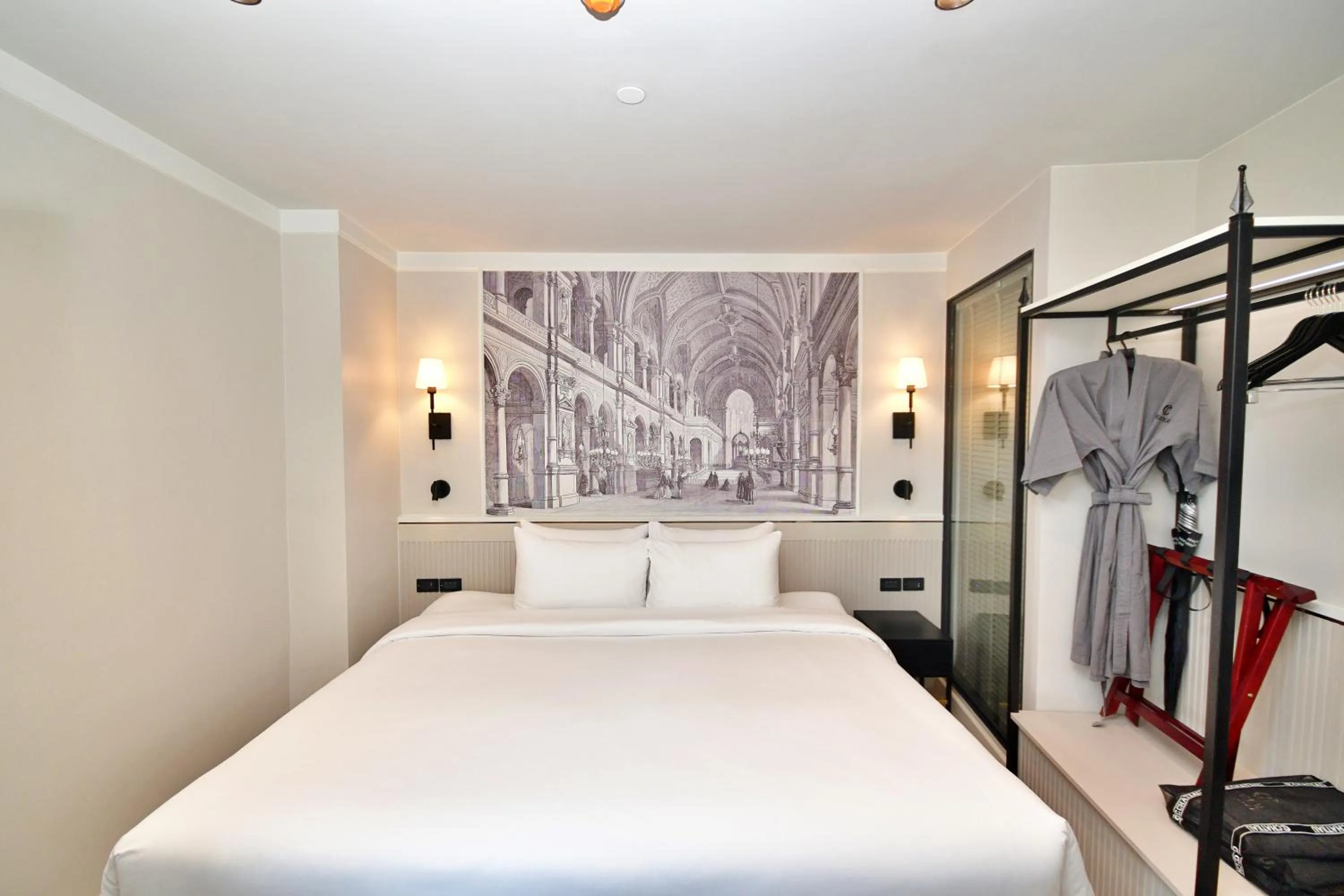 Deluxe Room in Chateau Du Village Patong