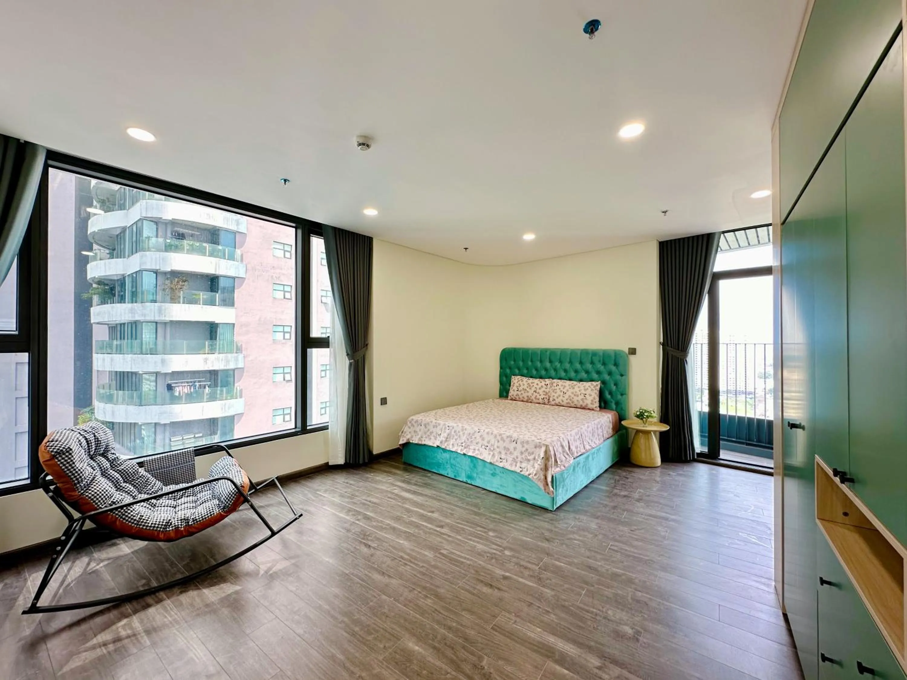 Bedroom, Bed in Apartments in Han Jardin Building next West Lake