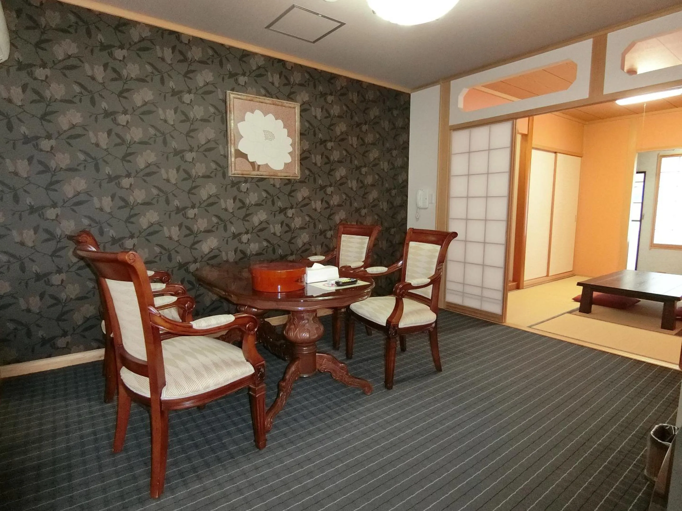 Photo of the whole room in Yurakuan Miyazaki