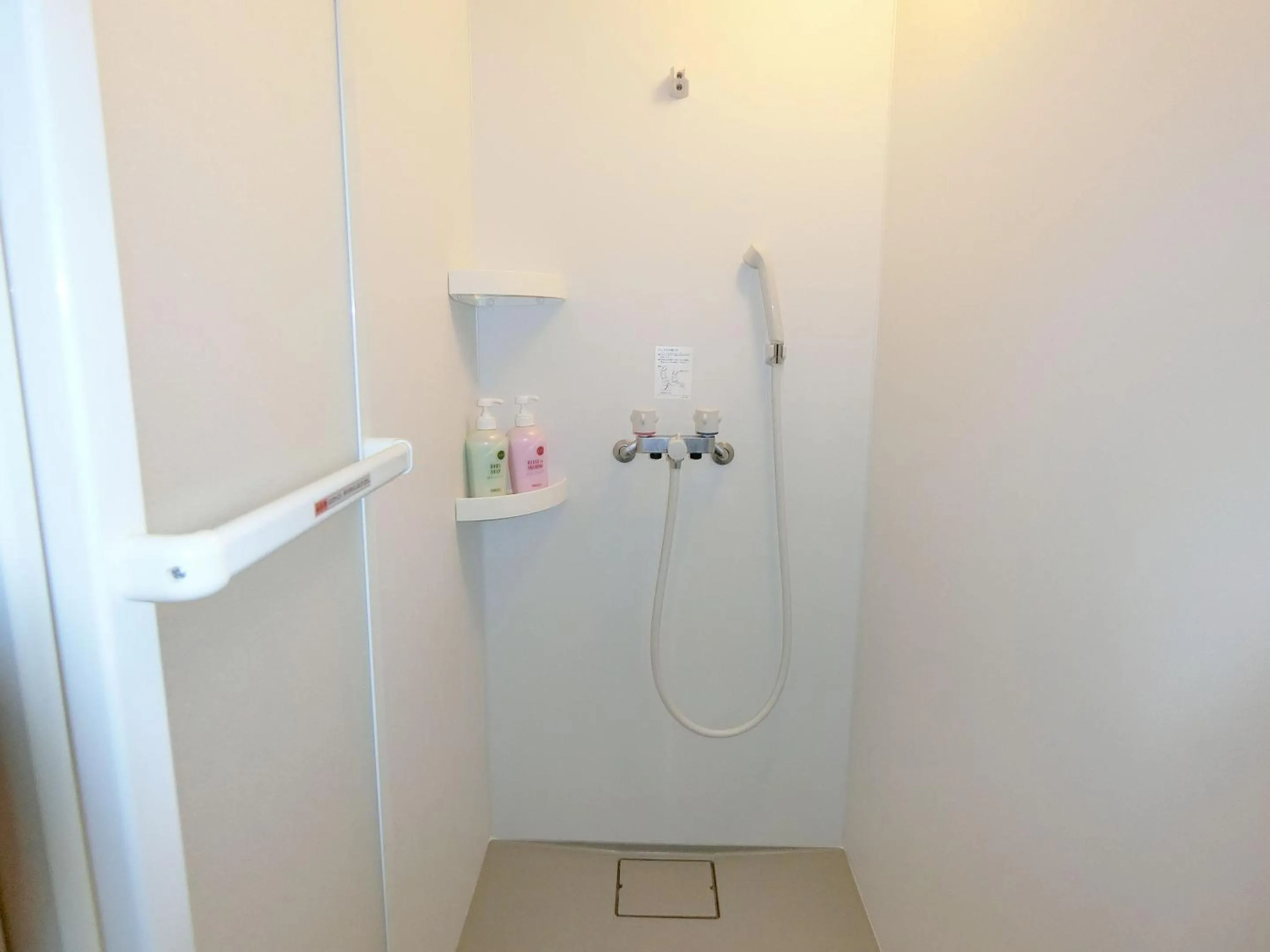 Shower in Yurakuan Miyazaki