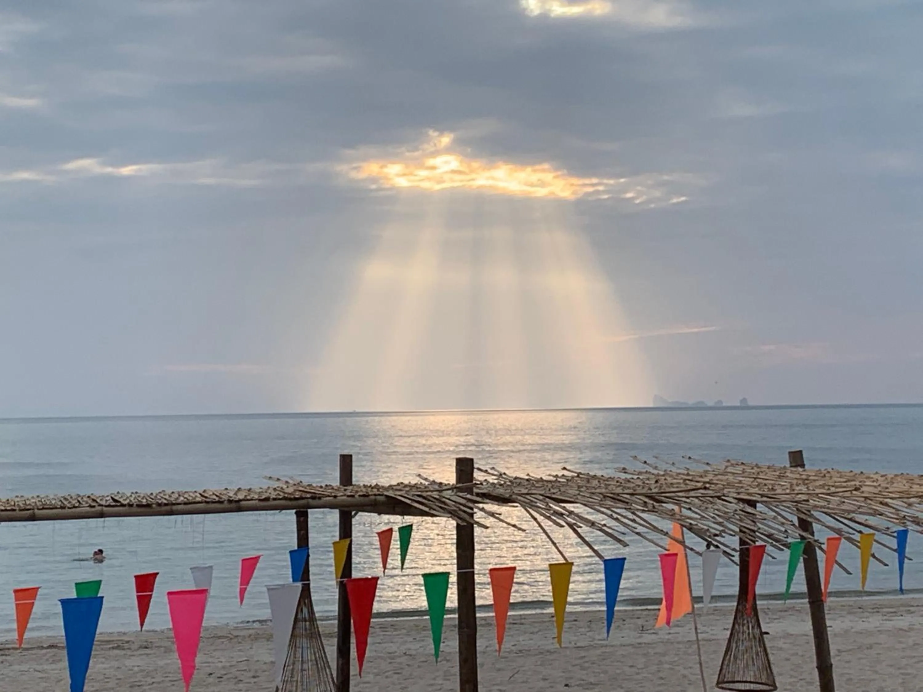 Restaurant/places to eat in Klong Jark Bungalows