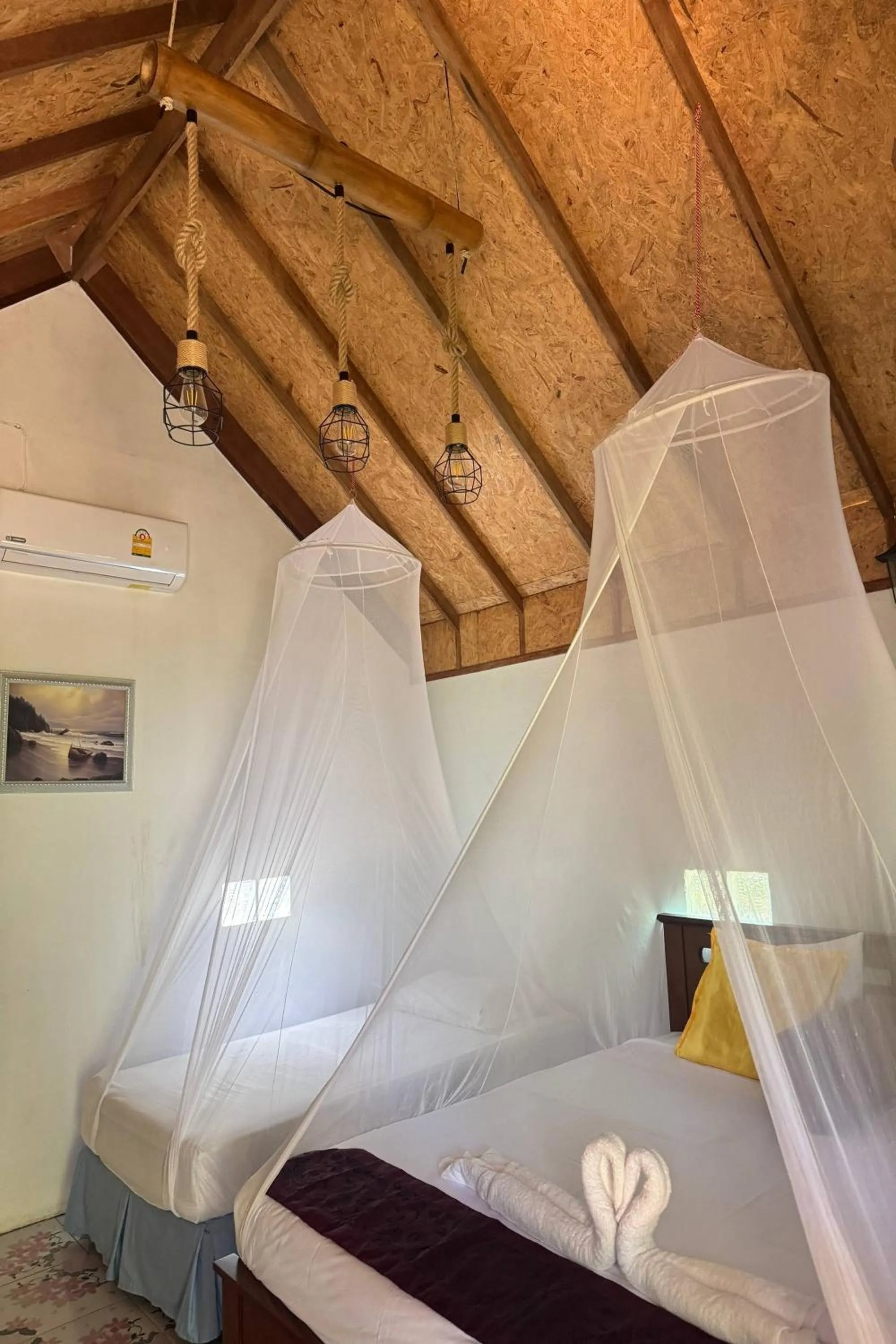 Bed in Klong Jark Bungalows