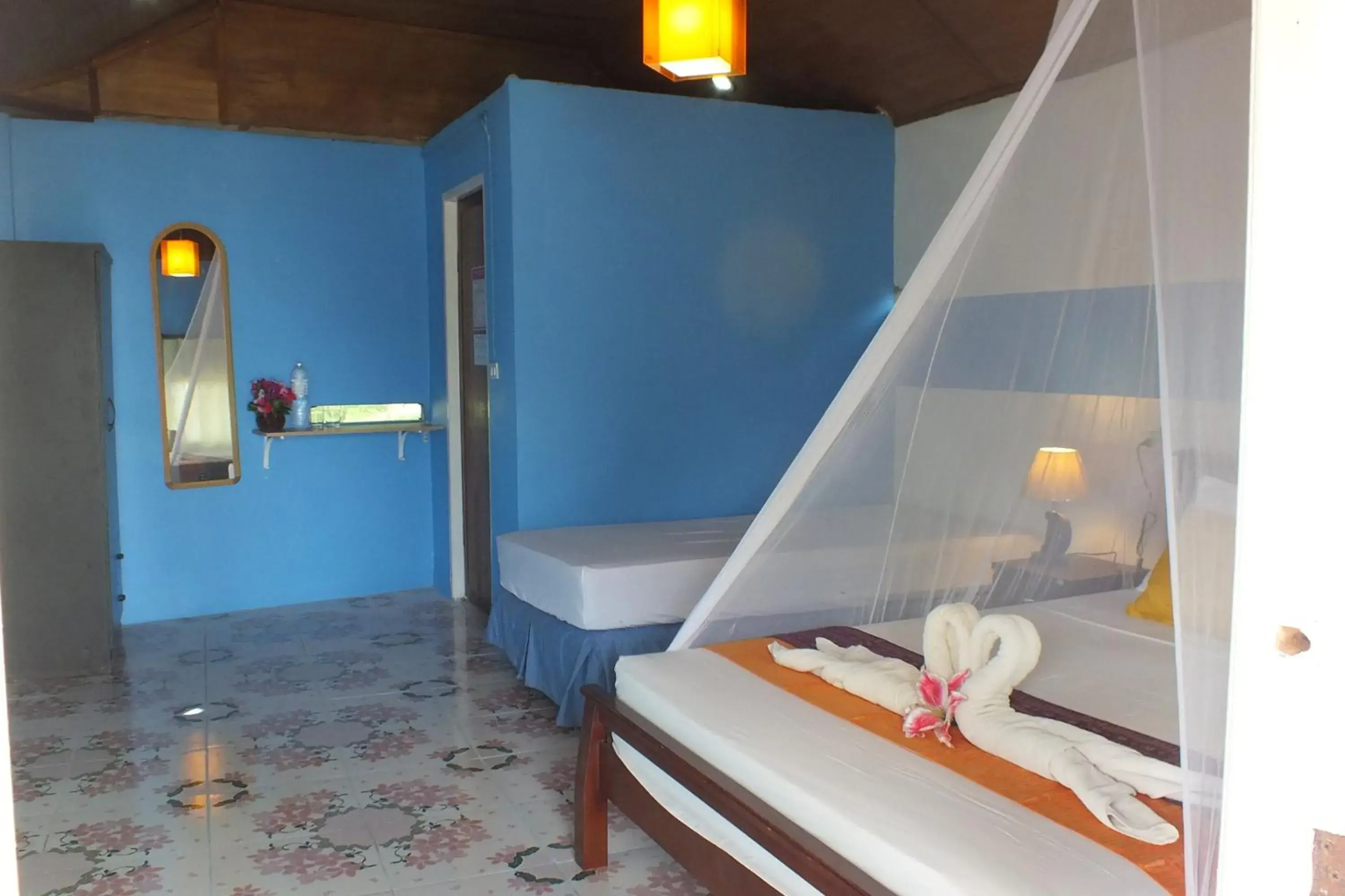 Family Room (3 Adults) with Air-Con in Klong Jark Bungalows Family Room (3 Adults) with Air-Con in Klong Jark Bungalows