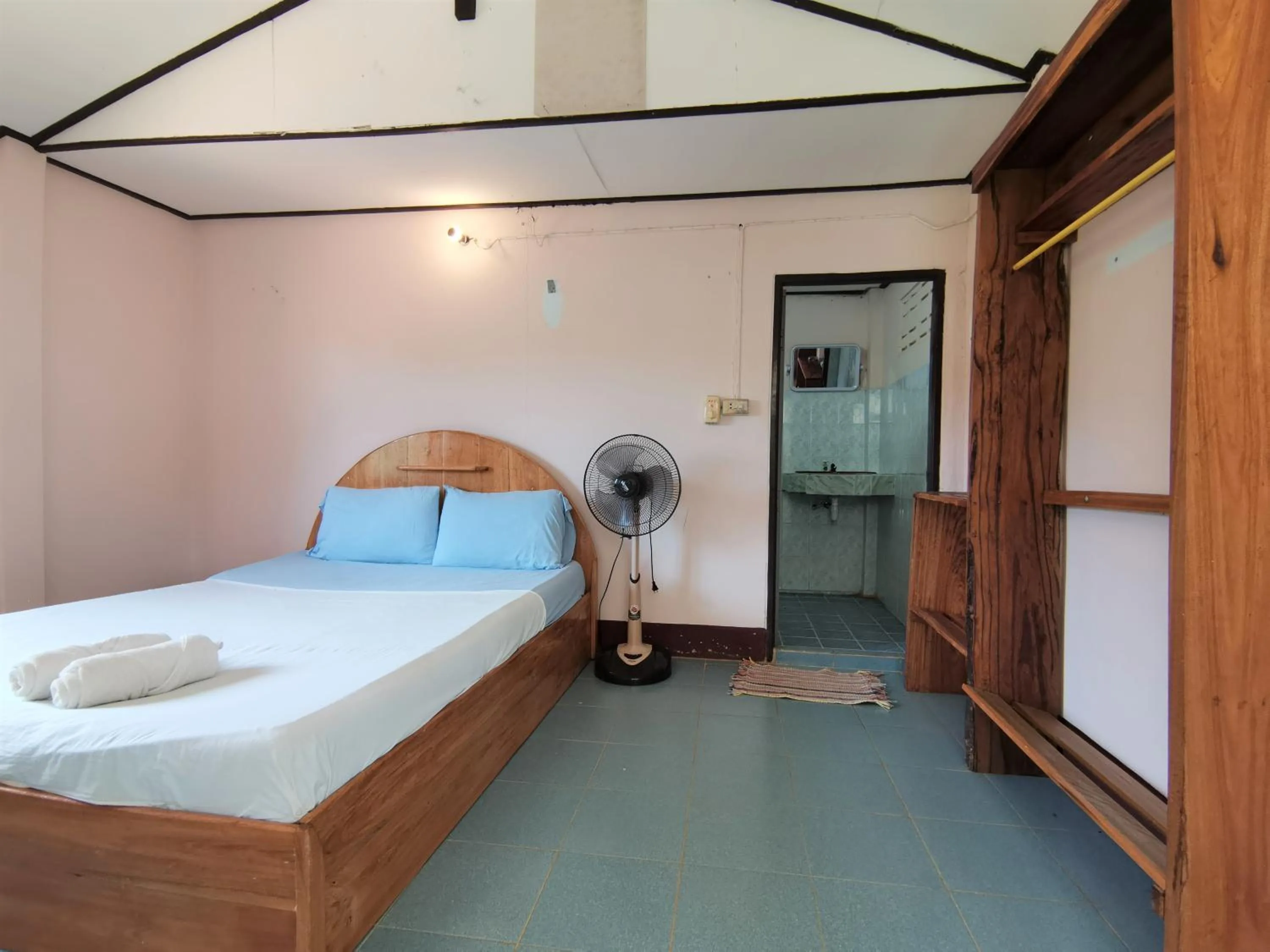 Bedroom, Bed in Klong Jark Bungalows