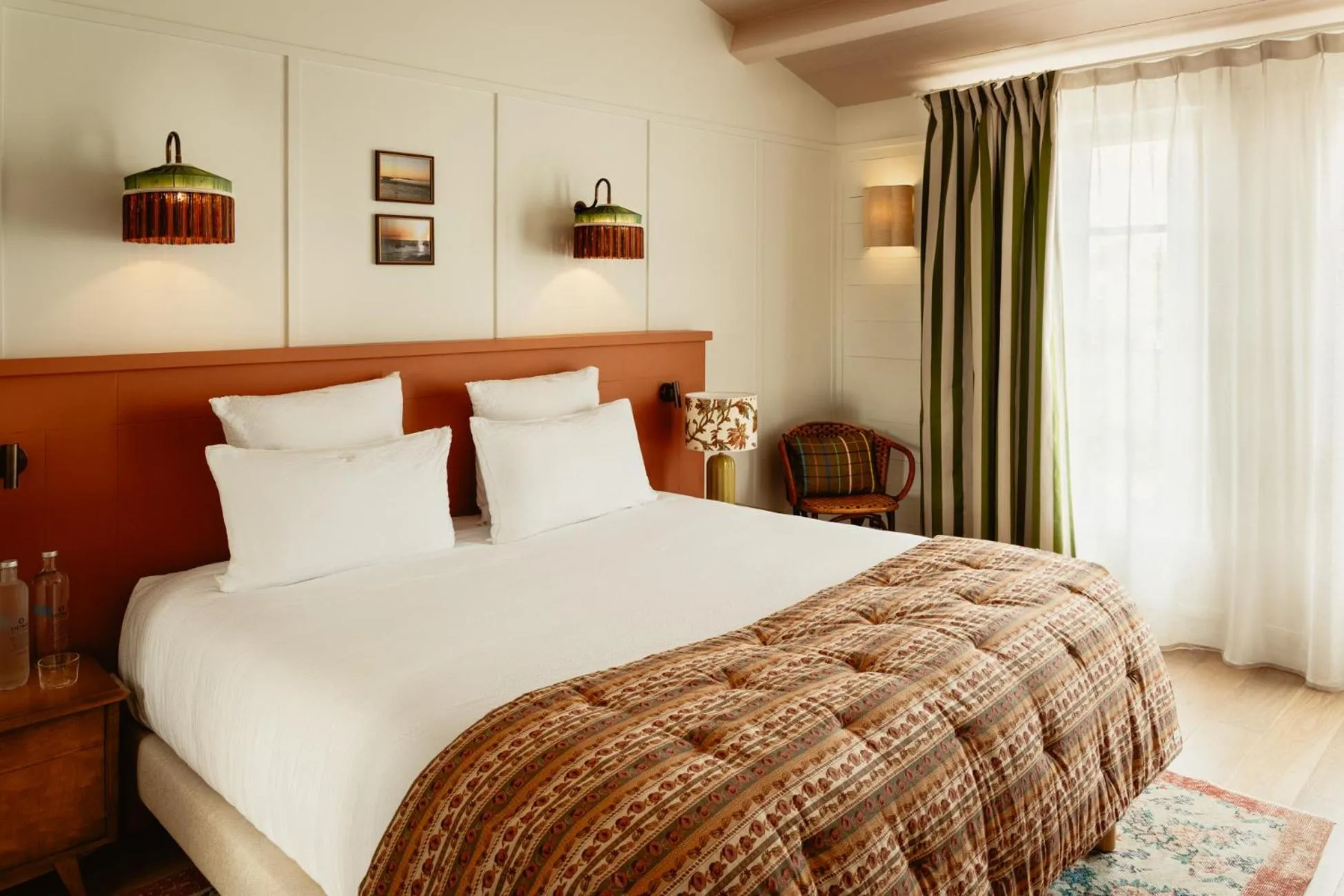 Bedroom, Bed in La Mission Hôtel & SPA - l'île d'Yeu