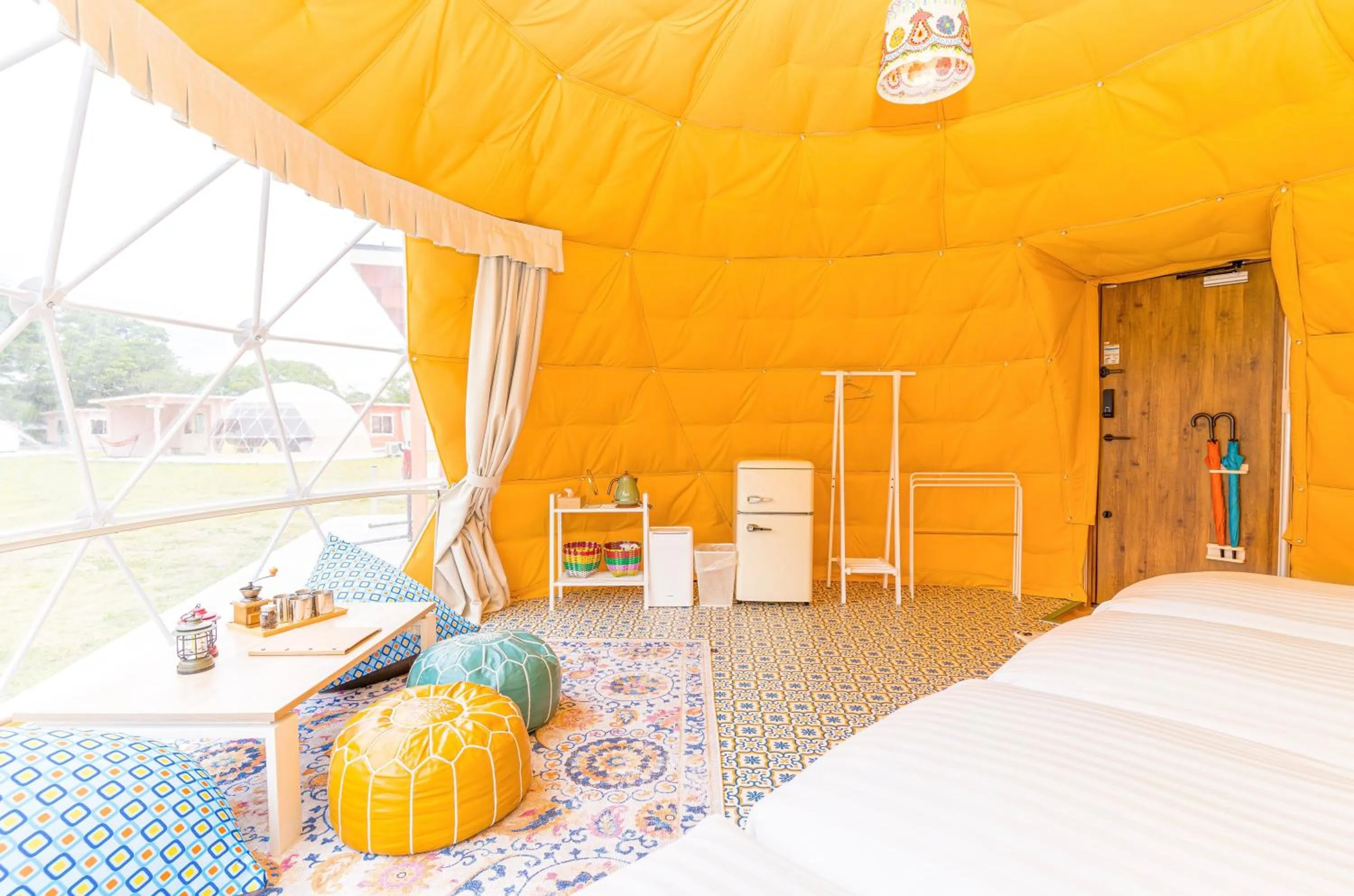 Photo of the whole room, Bed in TACO GLAMP