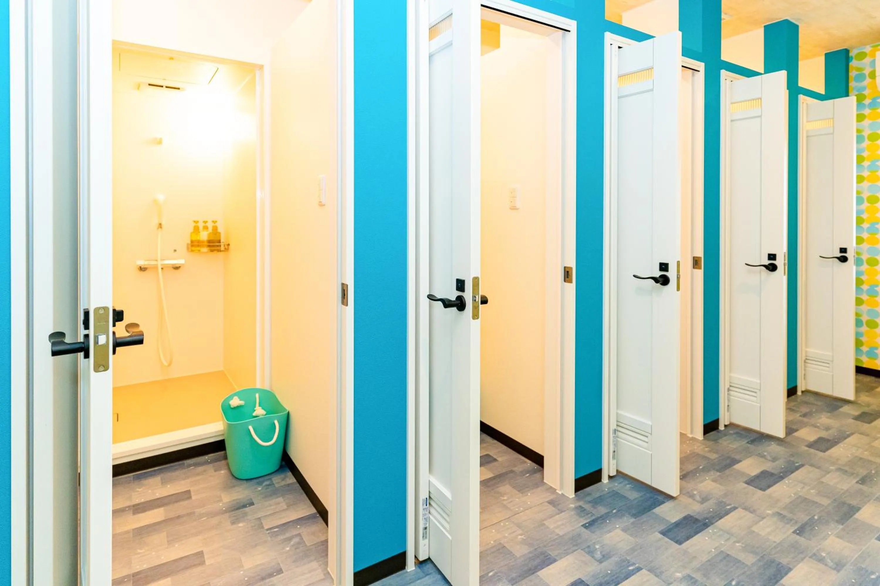 Shower in TACO GLAMP