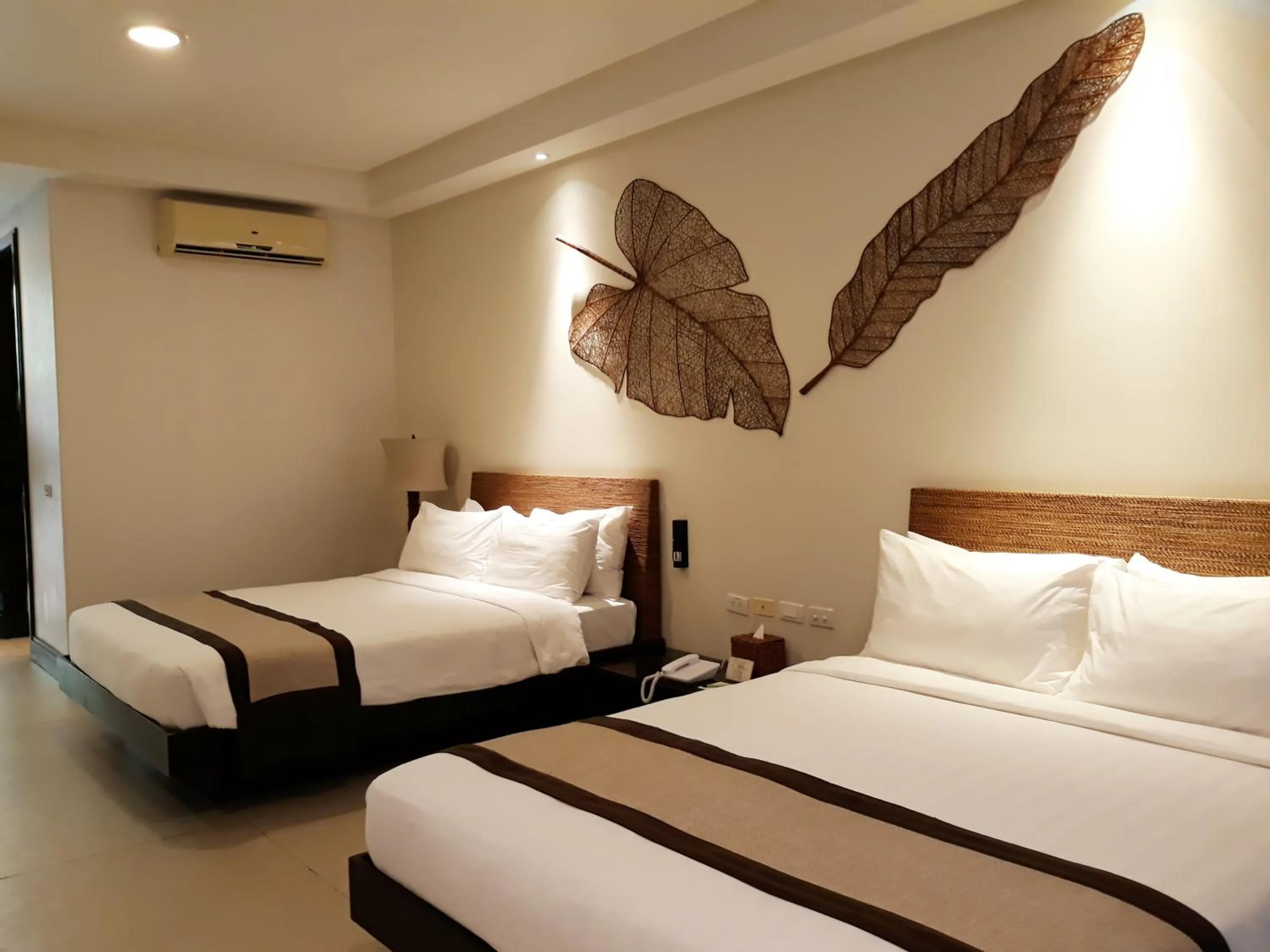 Bed in Kamana Sanctuary Resort & Spa