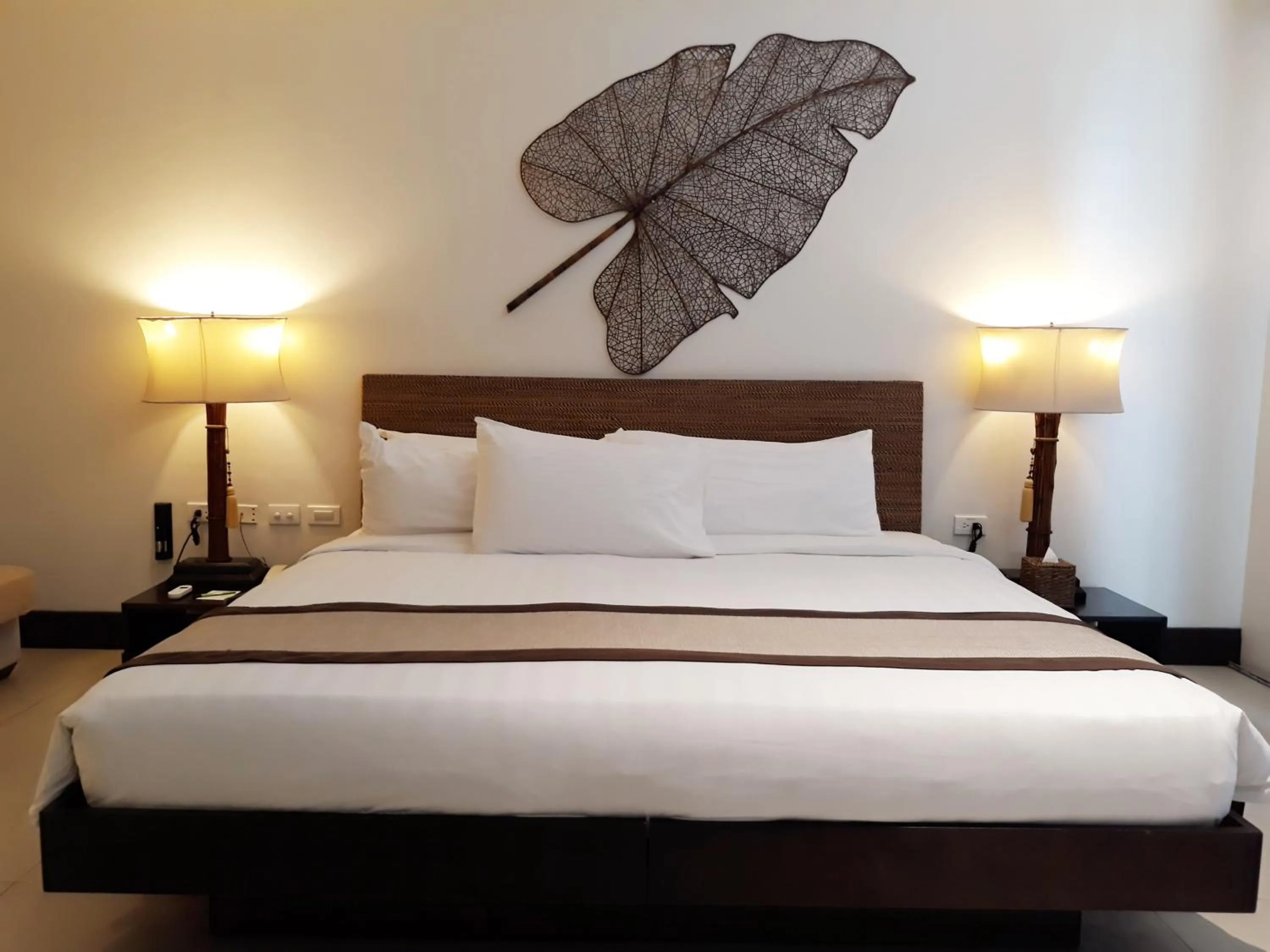 Bed in Kamana Sanctuary Resort & Spa