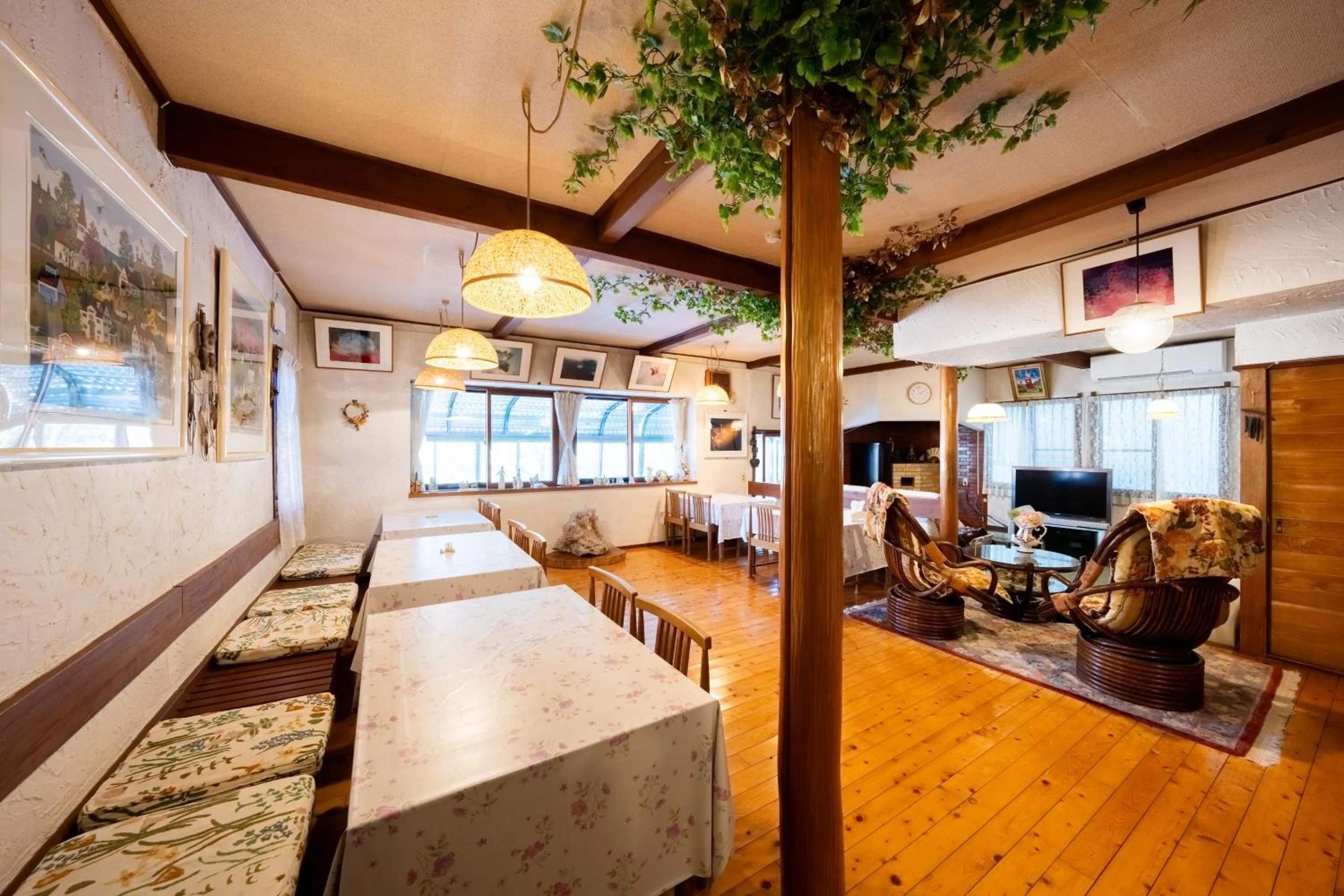 Communal lounge/ TV room in Pension Yufuin