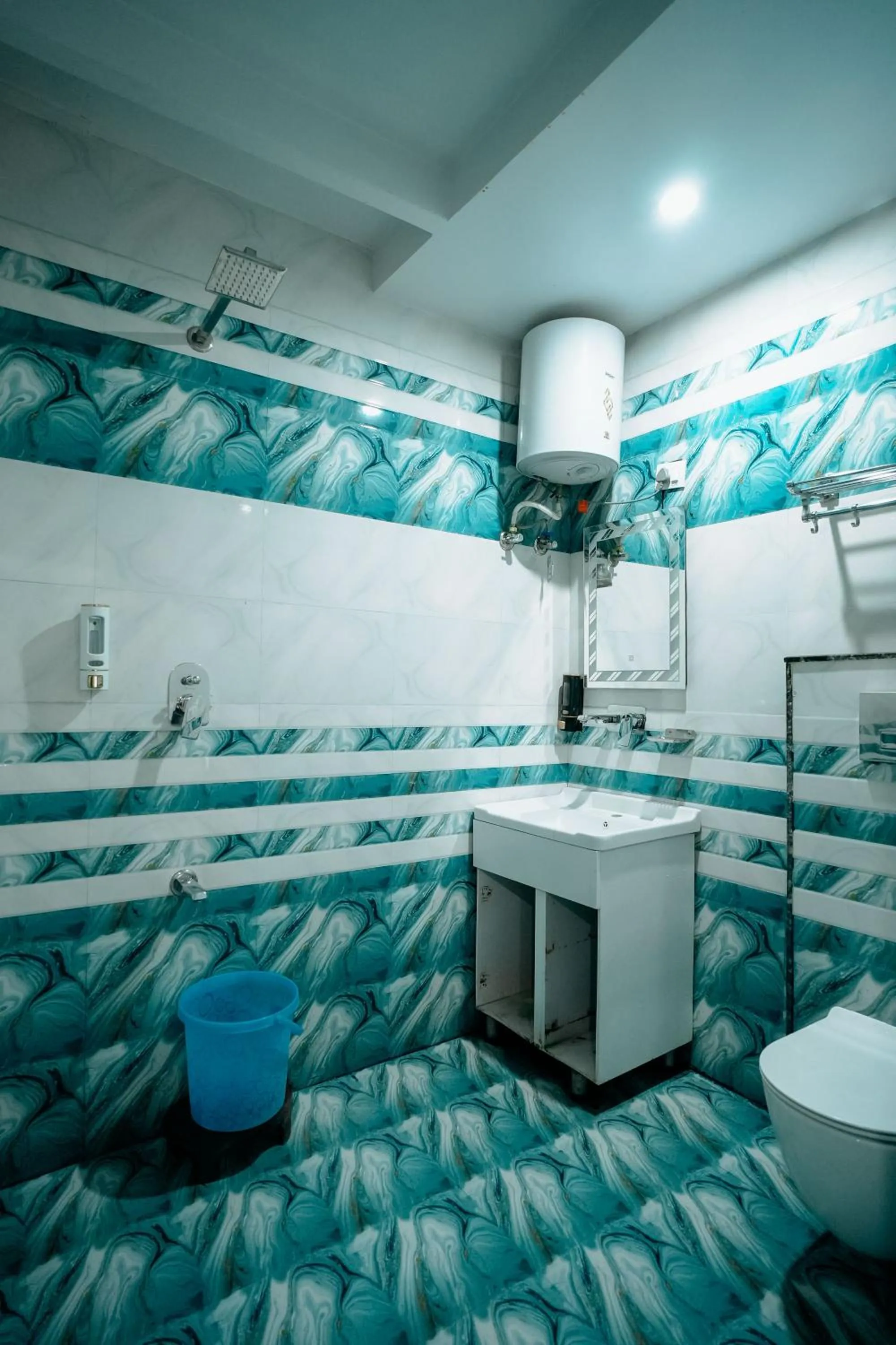 Bathroom in Hotel Jinendra Inn