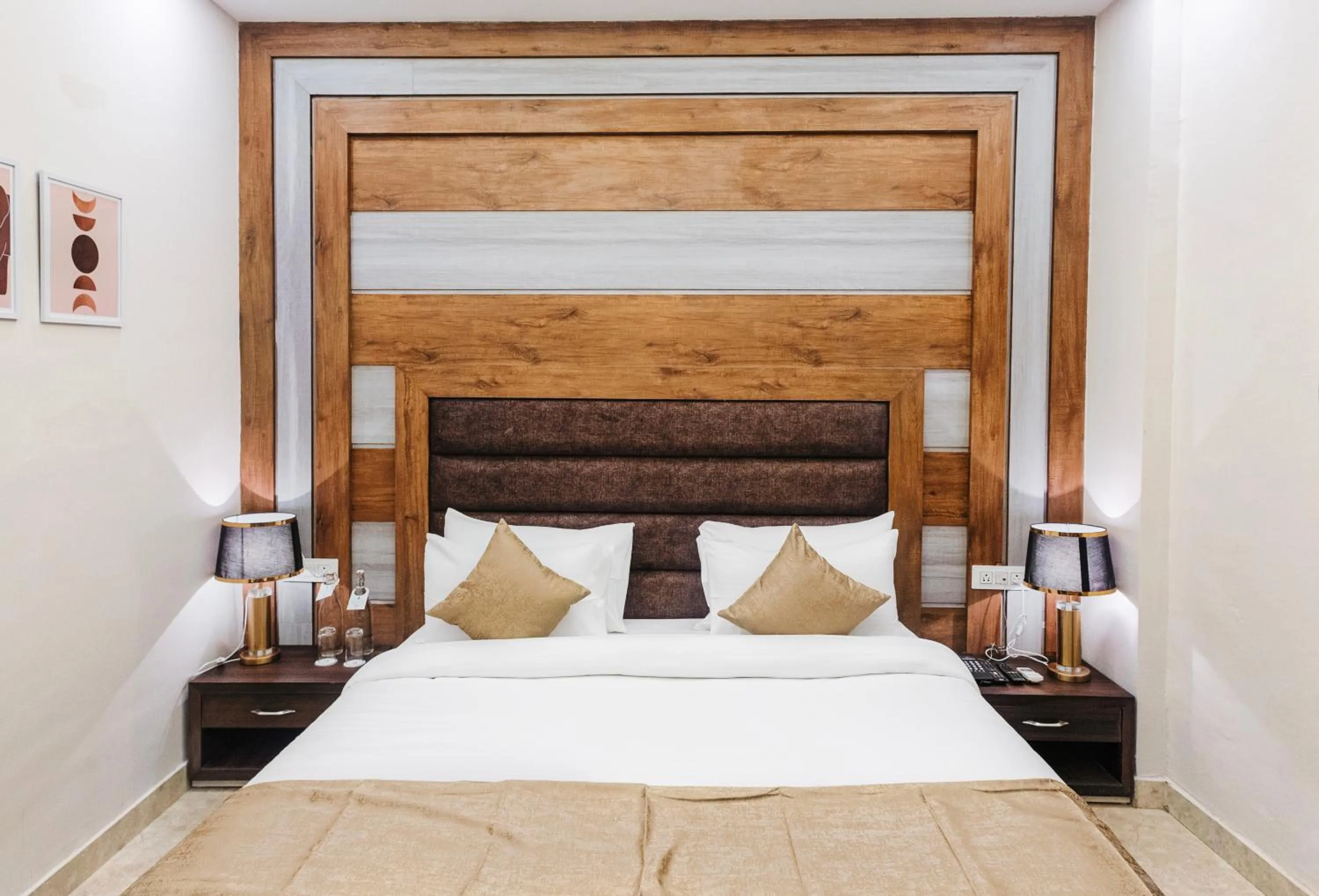 Bed in Stone Wood Hotel, Rishikesh