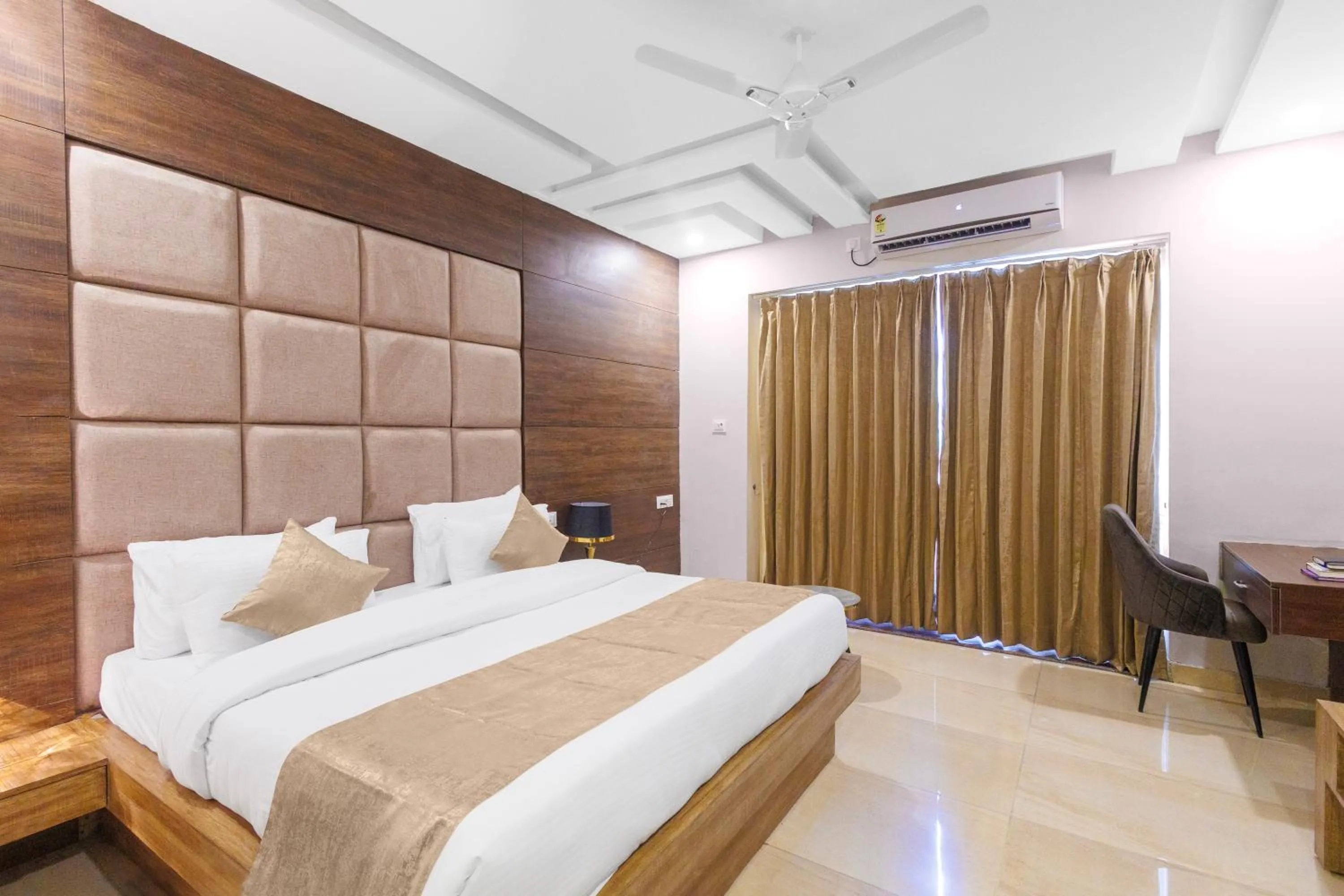 Photo of the whole room, Bed in Stone Wood Hotel, Rishikesh