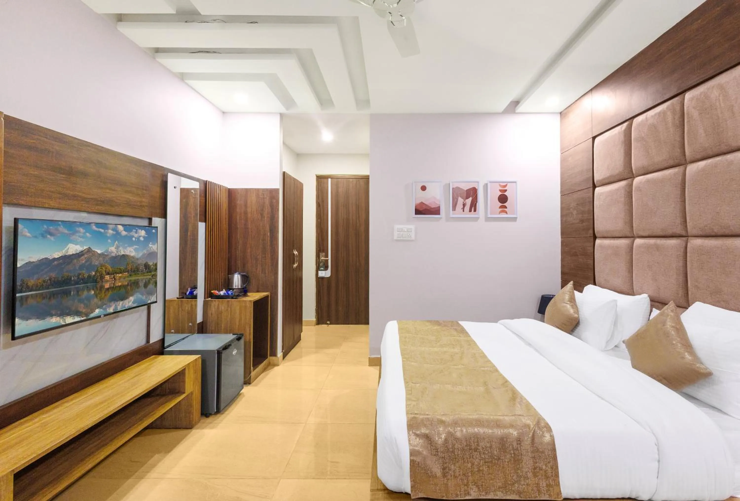 Photo of the whole room, Bed in Stone Wood Hotel, Rishikesh