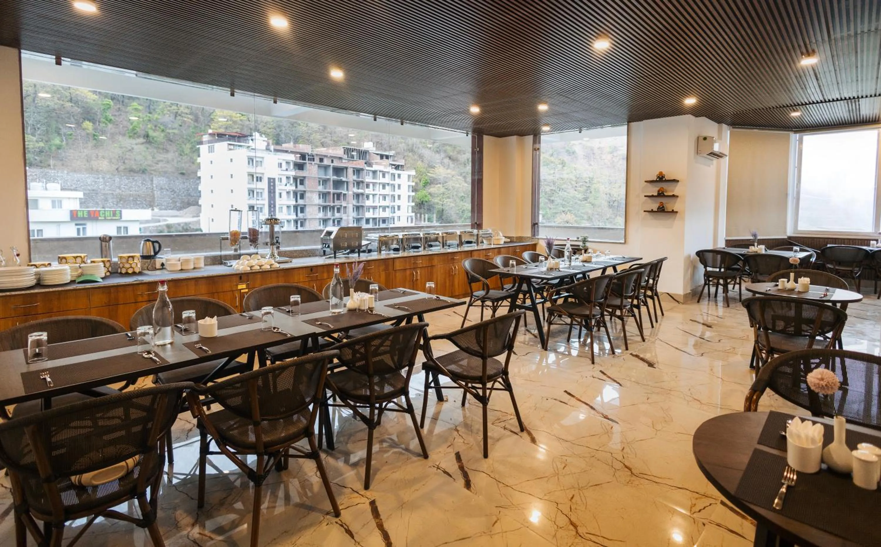 Restaurant/places to eat in Stone Wood Hotel, Rishikesh