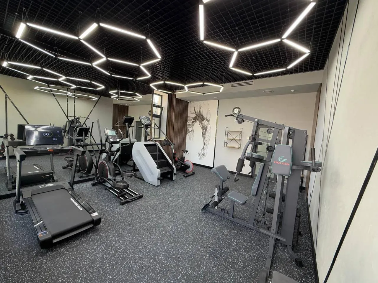 Fitness centre/facilities in Dynasty Hotel & SPA