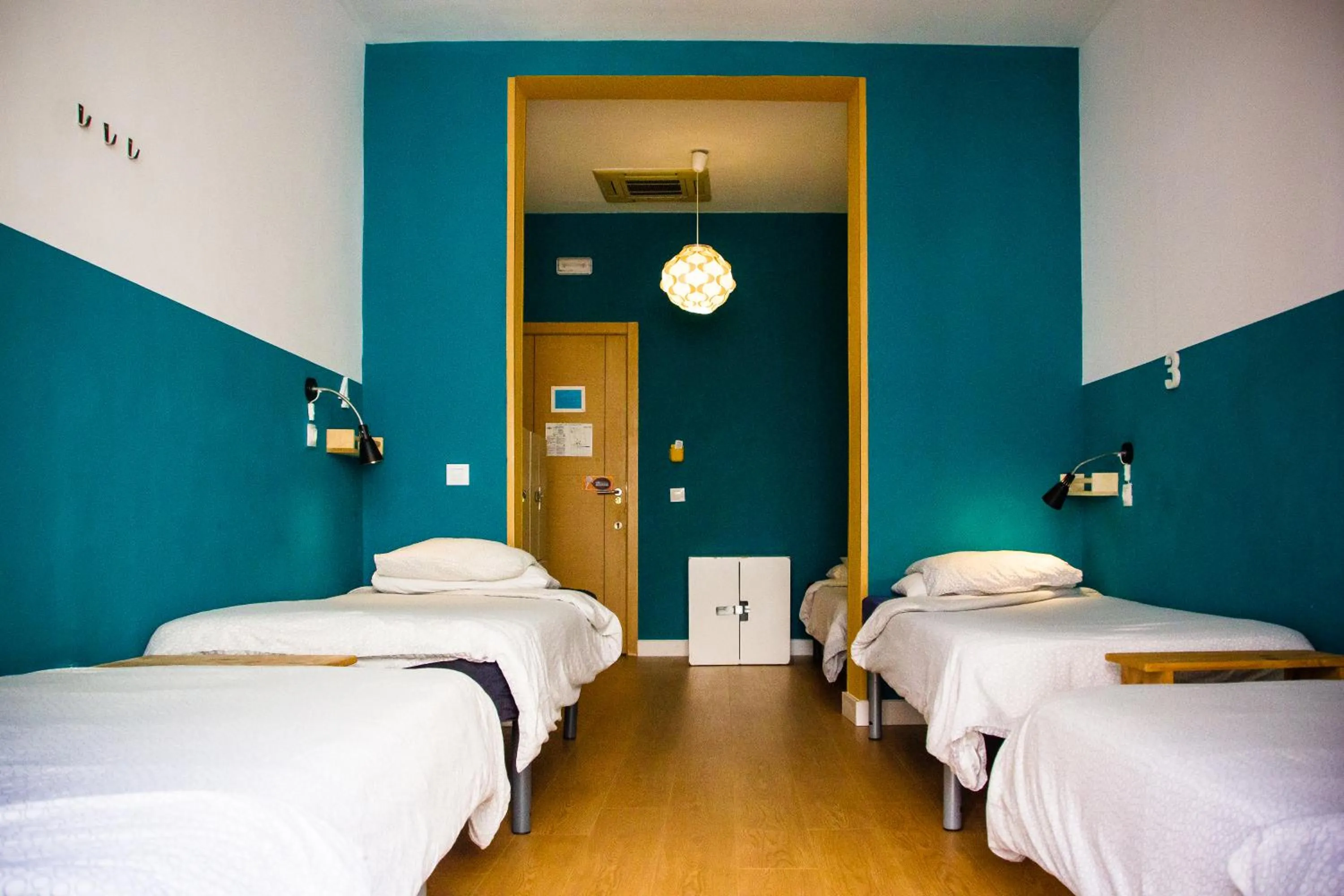 Bedroom, Bed in Onefam Sungate