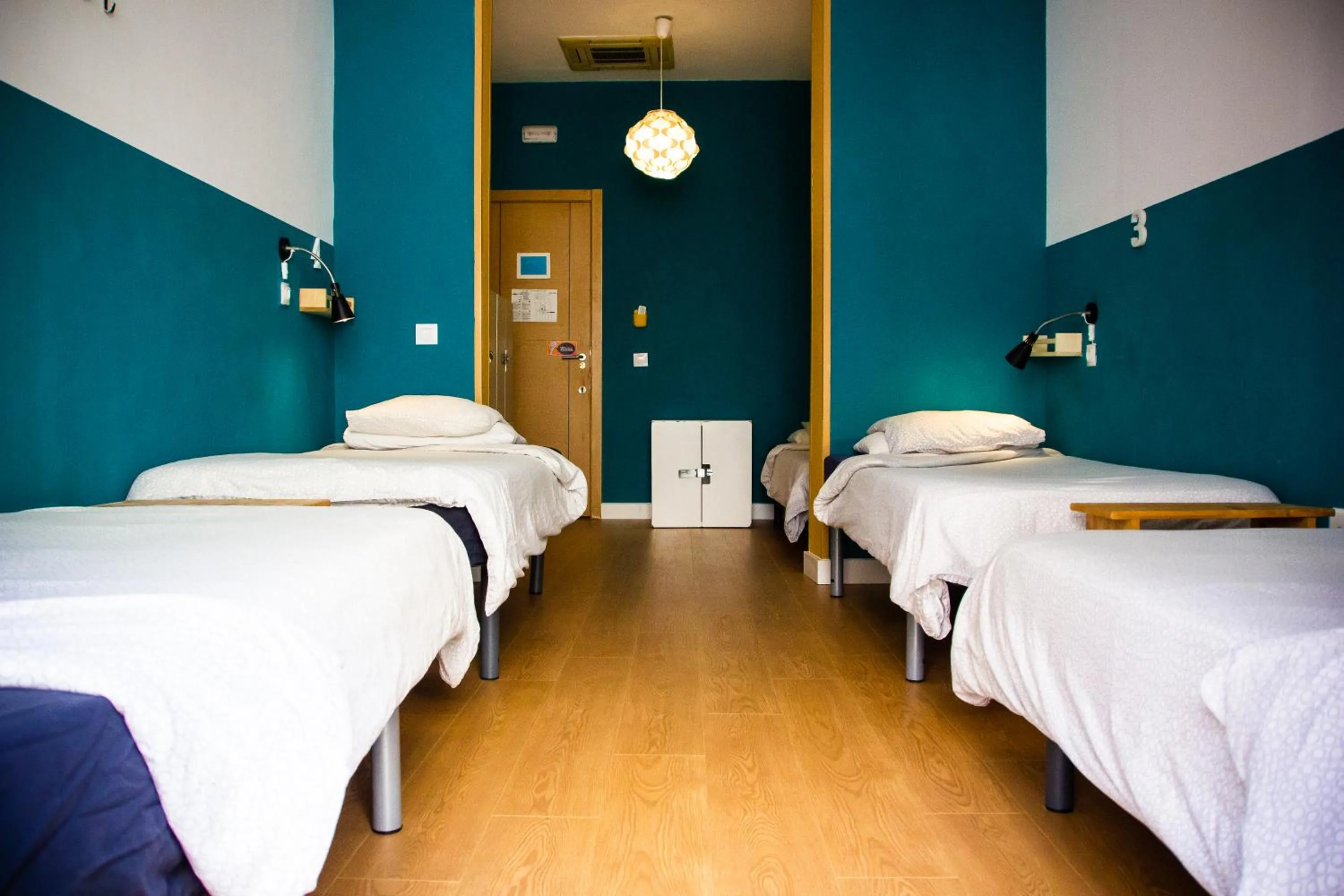 Bedroom, Bed in Onefam Sungate