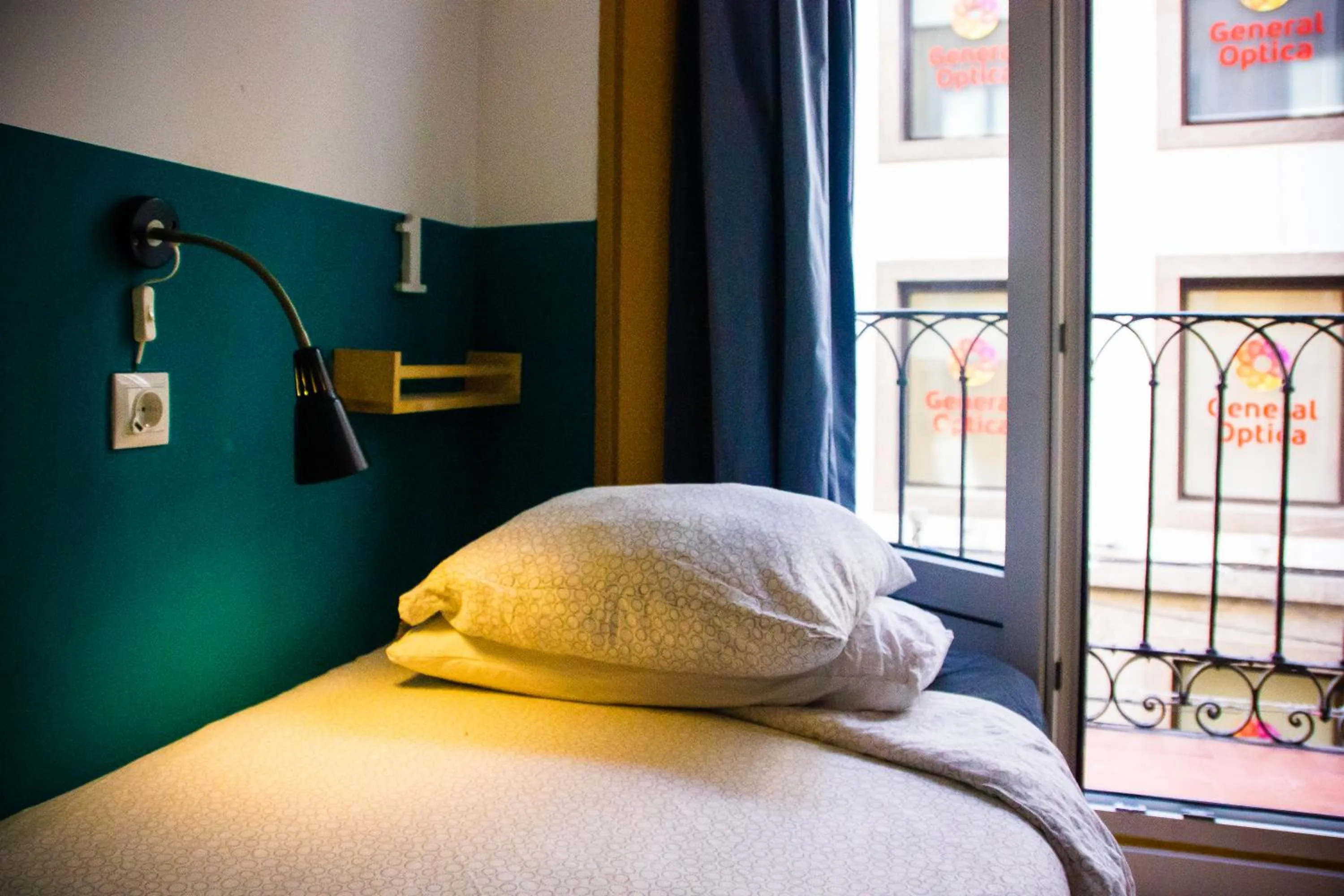 Bed in Onefam Sungate