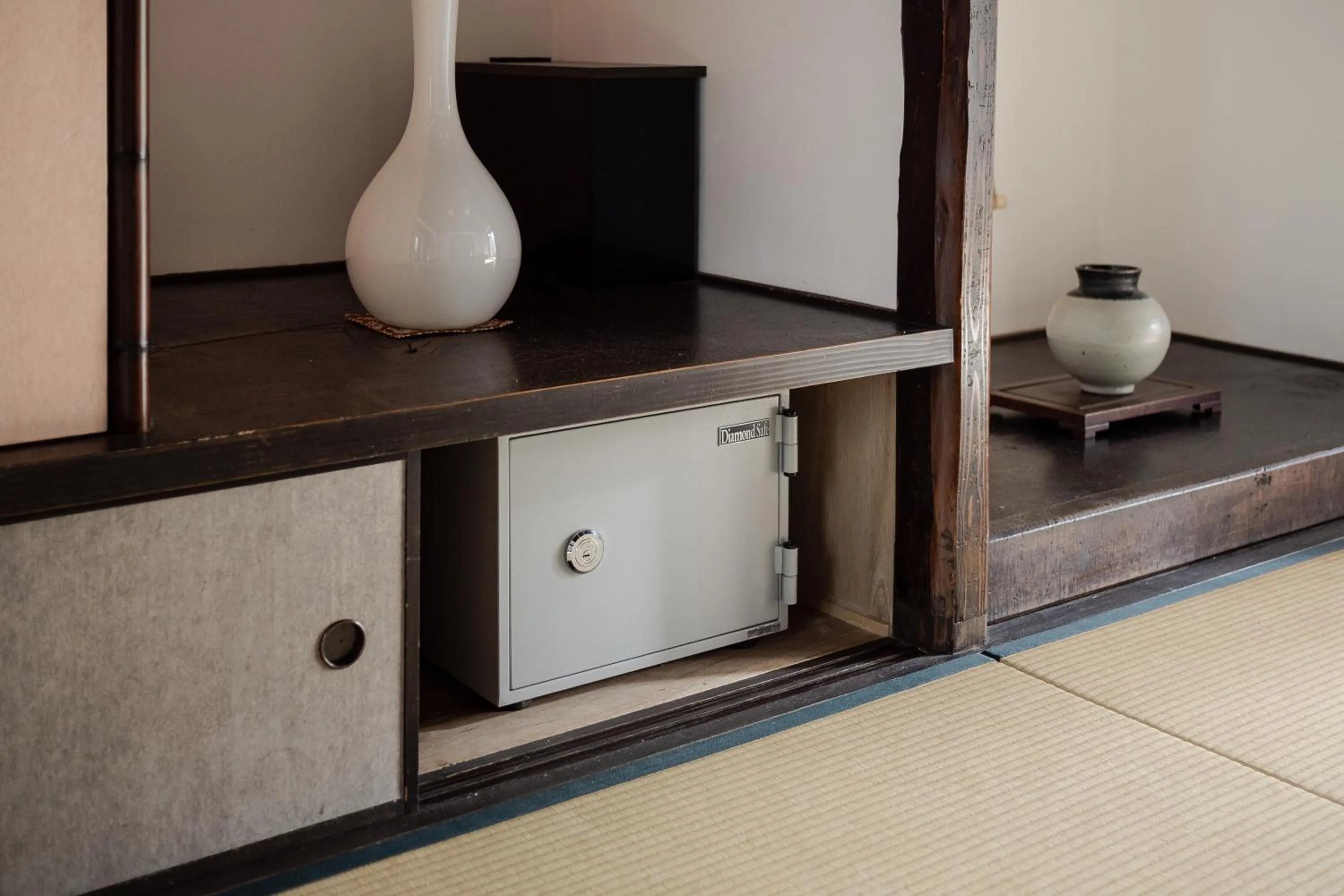 Decorative detail in Momohana an Machiya House